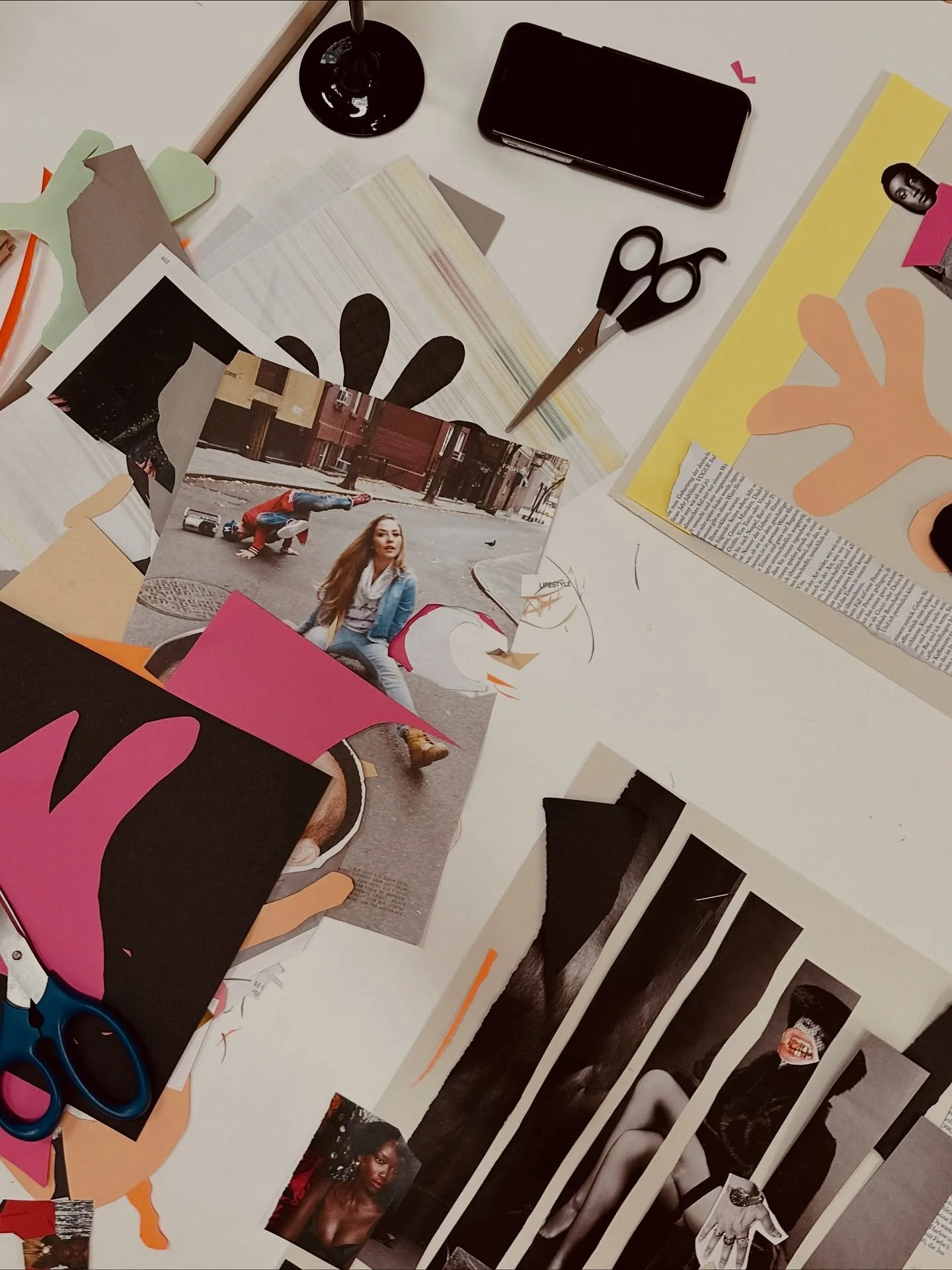 I fredags hade jag &auml;ran att dela p&aring; en Papercut Masterclass med fina @stina_persson_illustration hos @heymakerstudio tillsammans med bland annat @byannavogel @helenaillustrating och @studiomarias.se 

Det var v&auml;ldigt roligt att f&arin