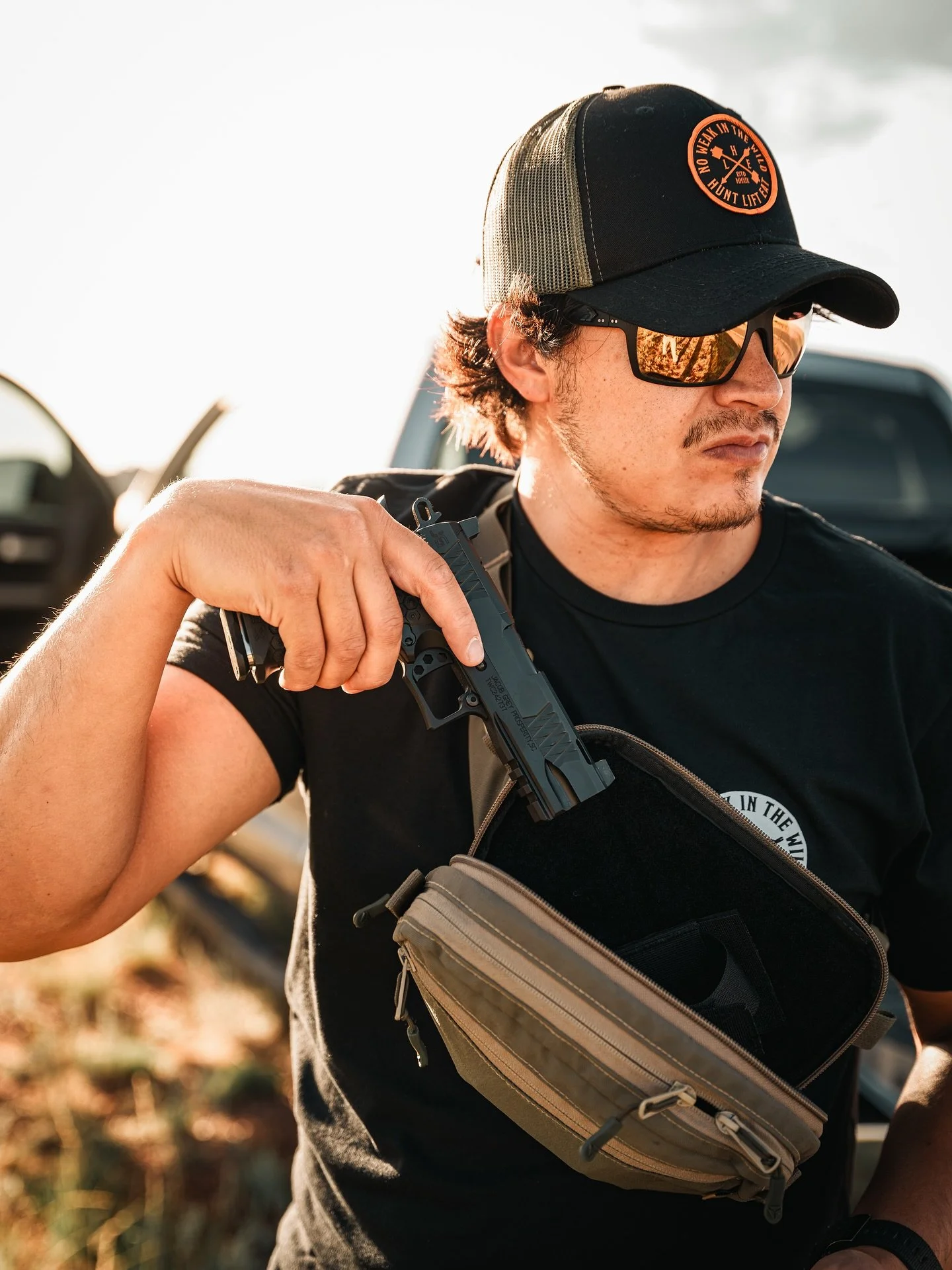 🔥 A fanny pack isn&rsquo;t just for snacks. It&rsquo;s a low-profile carry rig. Would you rather look like a dad on vacation&hellip; or the first target in the room? Give us your thoughts on this topic&hellip;

📸 @rebellabsmedia @8pointcreative 

@