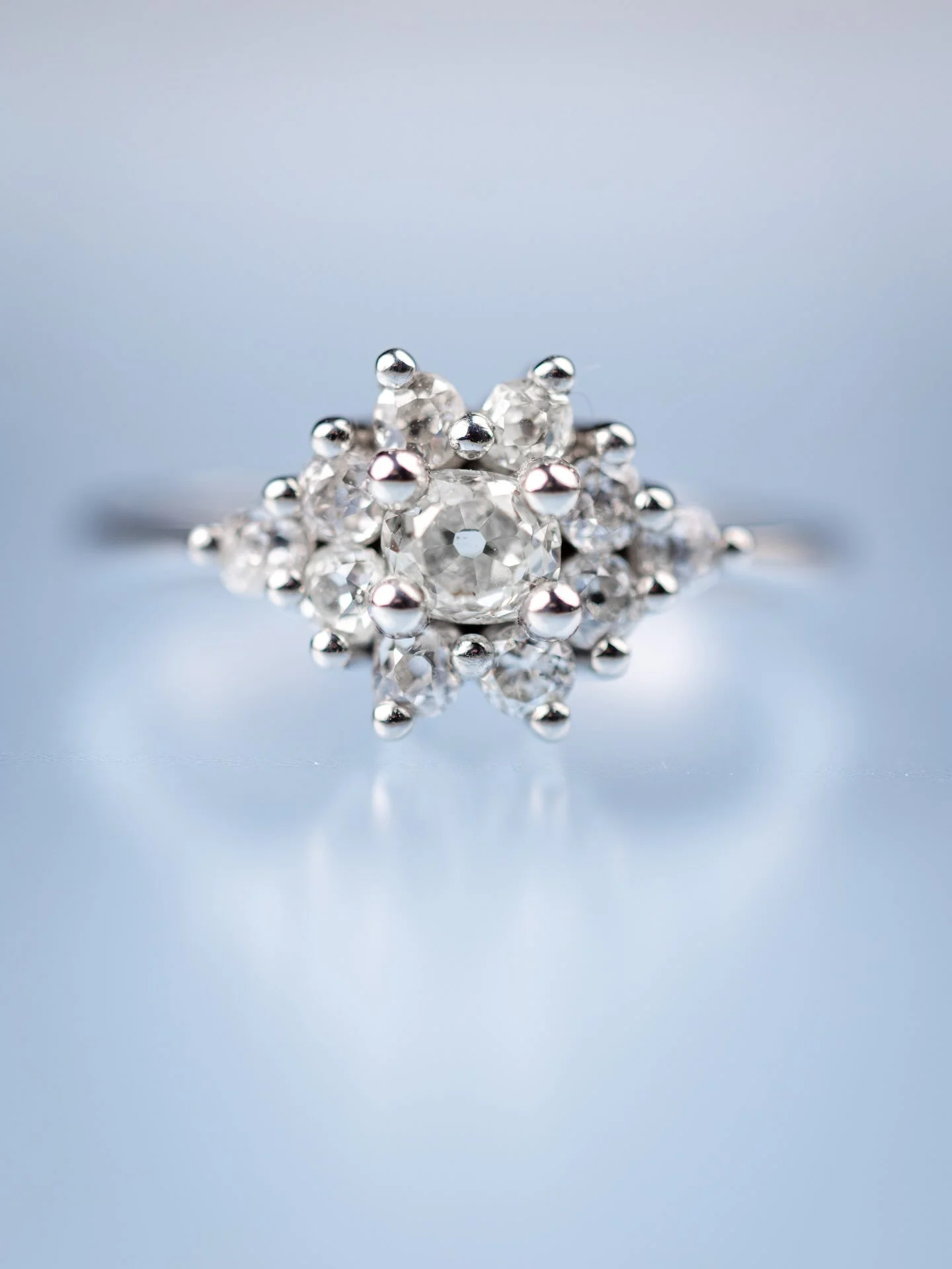 Transformation de bijou &mdash; La bague de Mme M.

Lors de notre premier rendez-vous, Mme M. m&rsquo;a expliqu&eacute; qu&rsquo;elle avait 75 ans et qu&rsquo;elle s&rsquo;&eacute;tait occup&eacute;e de tout le monde sauf d&rsquo;elle toute sa vie. 
