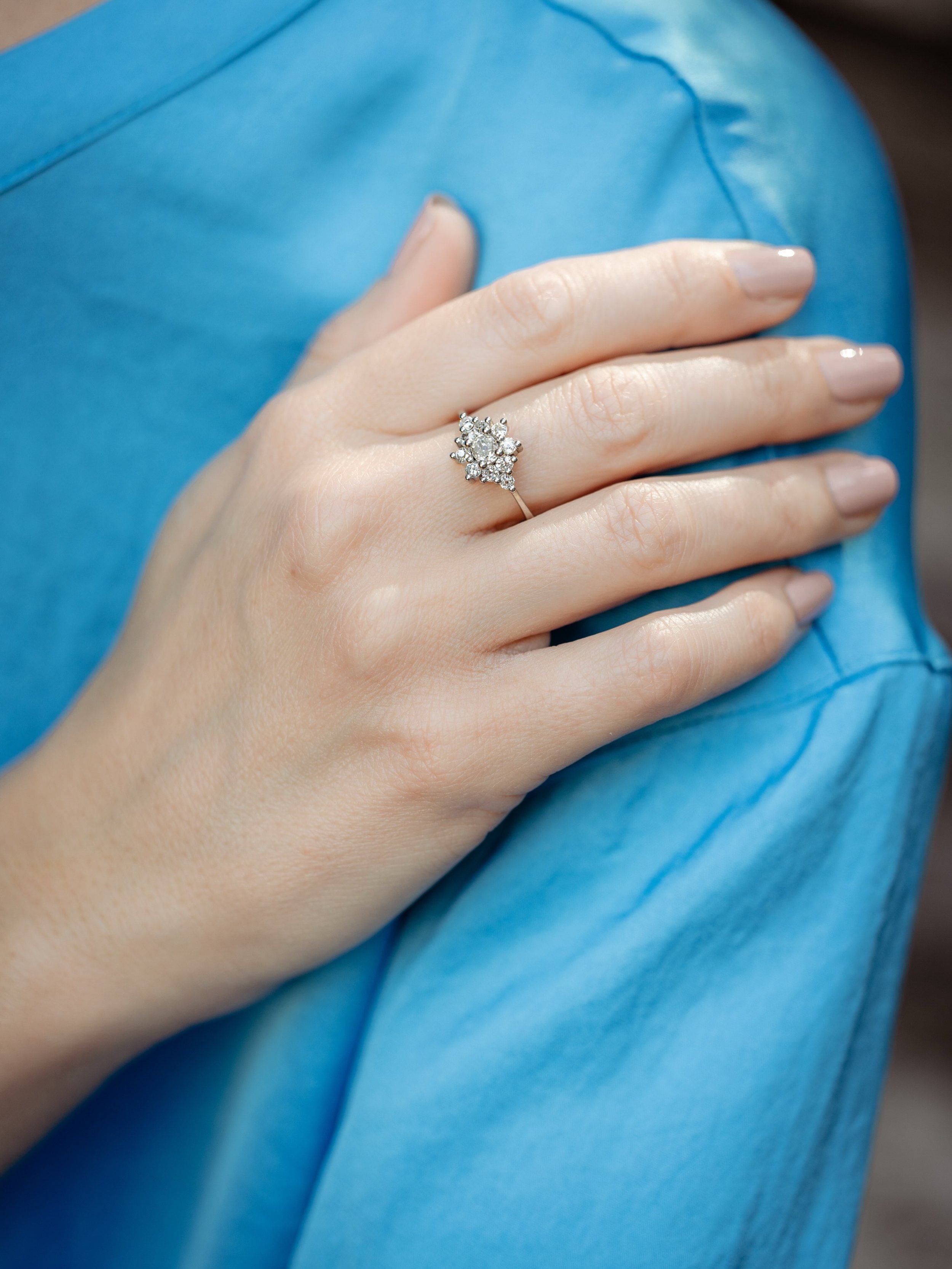 Lorsque ma cliente est venue avec ses bijoux anciens sertis de diamants taille ancienne, elle m&rsquo;a racont&eacute; qu&rsquo;un autre bijoutier lui avait lanc&eacute; : &laquo; des diamants taille ancienne, &ccedil;a ne vaut pas grand-chose &raquo