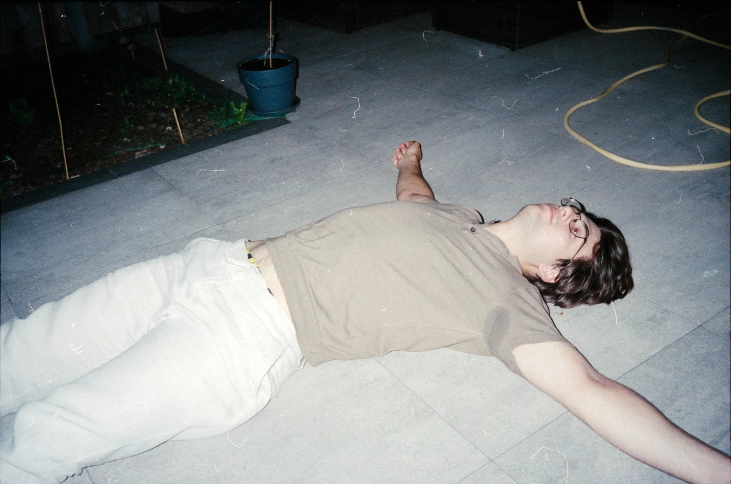 jascha lying on floor baarn july25.jpg