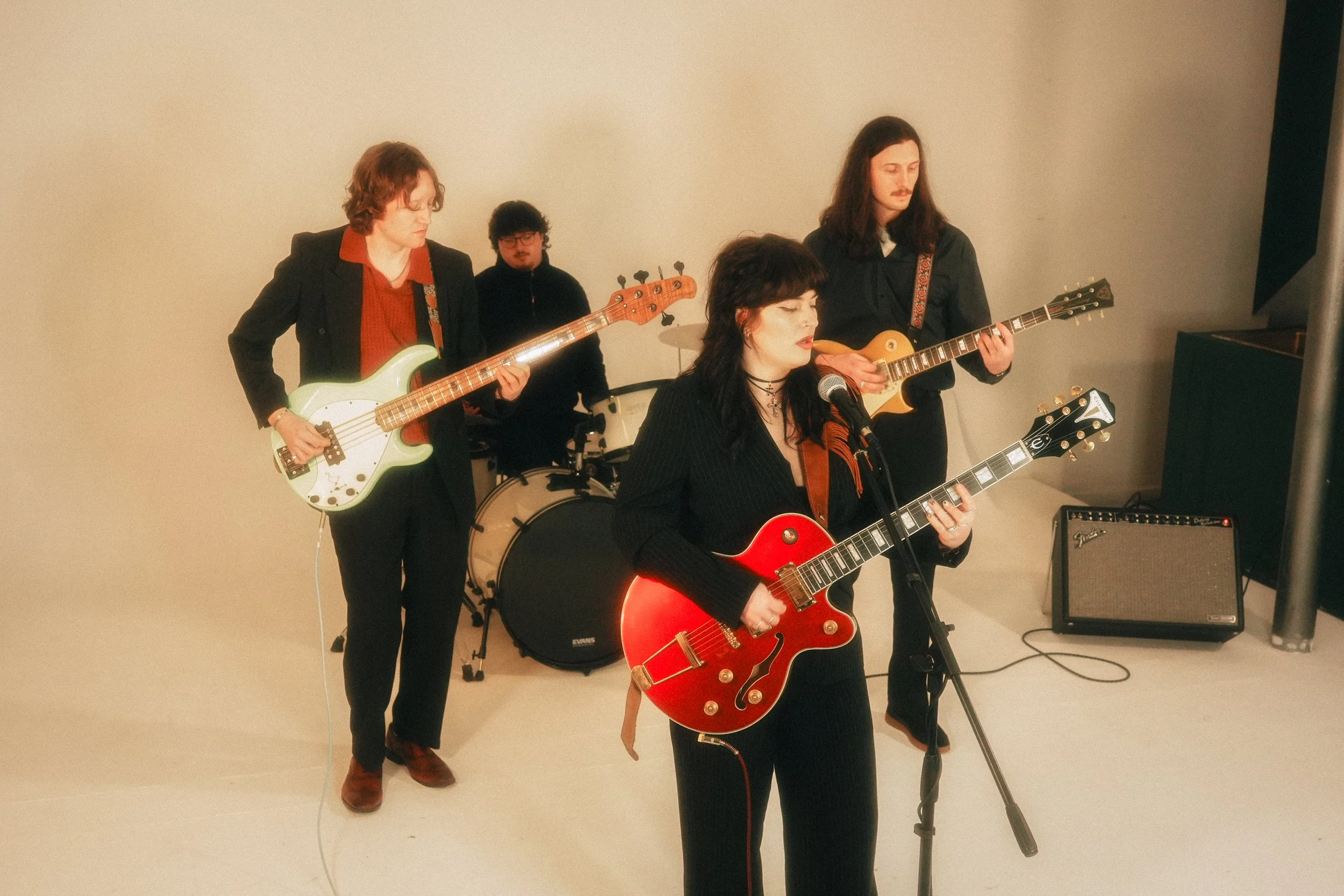 Jessie &amp; The Revolvers