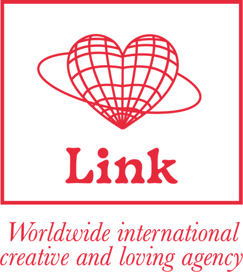 Logo avec un cœur en forme de globe entouré d'une orbite, et le texte "Link" en dessous, suivi de "Worldwide international creative and loving agency".