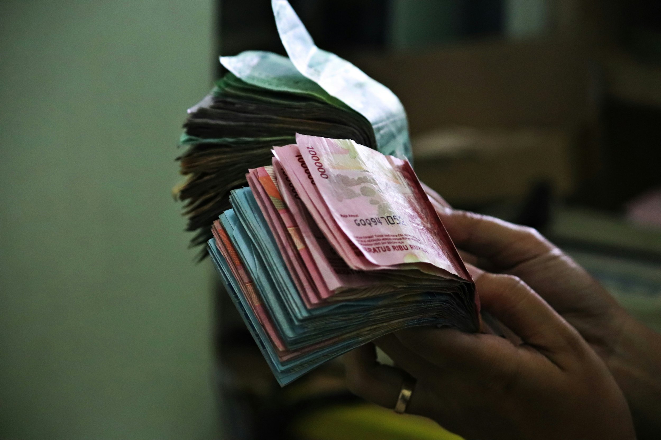 bali-indonesian-rupiah-money-exchange-vivenza.png