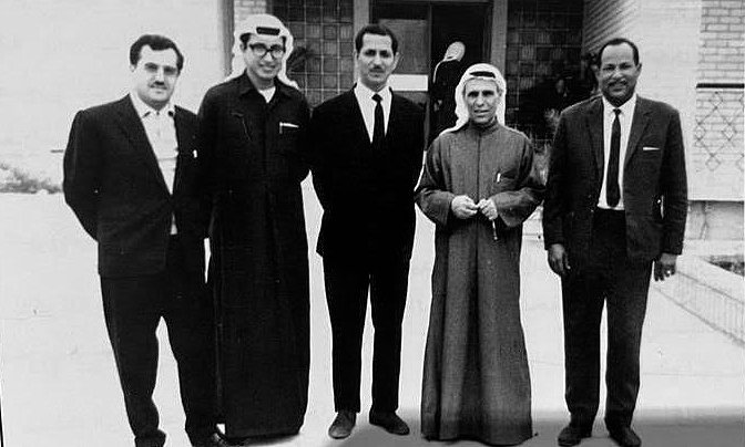 محطة التجارب الزراعية بمنطقة الرابية 7/1/1969من اليسار الأستاذ خالد عيد - السيد محمد المعتوق- السيد علي أحمد الغانم - السيد خالد المسلم | صورة نشرتها مجلة المهندس الزراعي في مايو 2015 في عددها 355