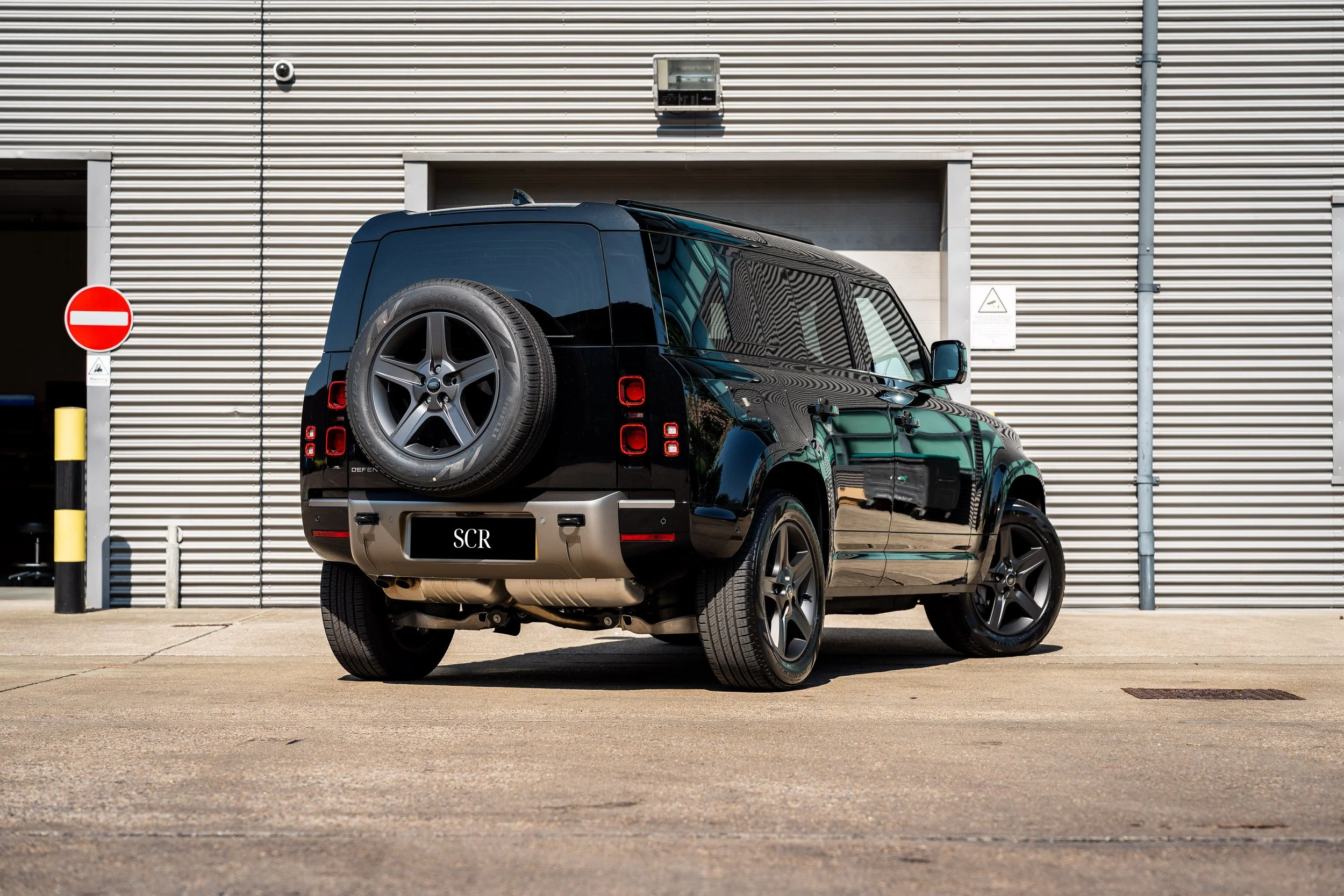 SCR_Defender_RE25HPJ_12.jpg