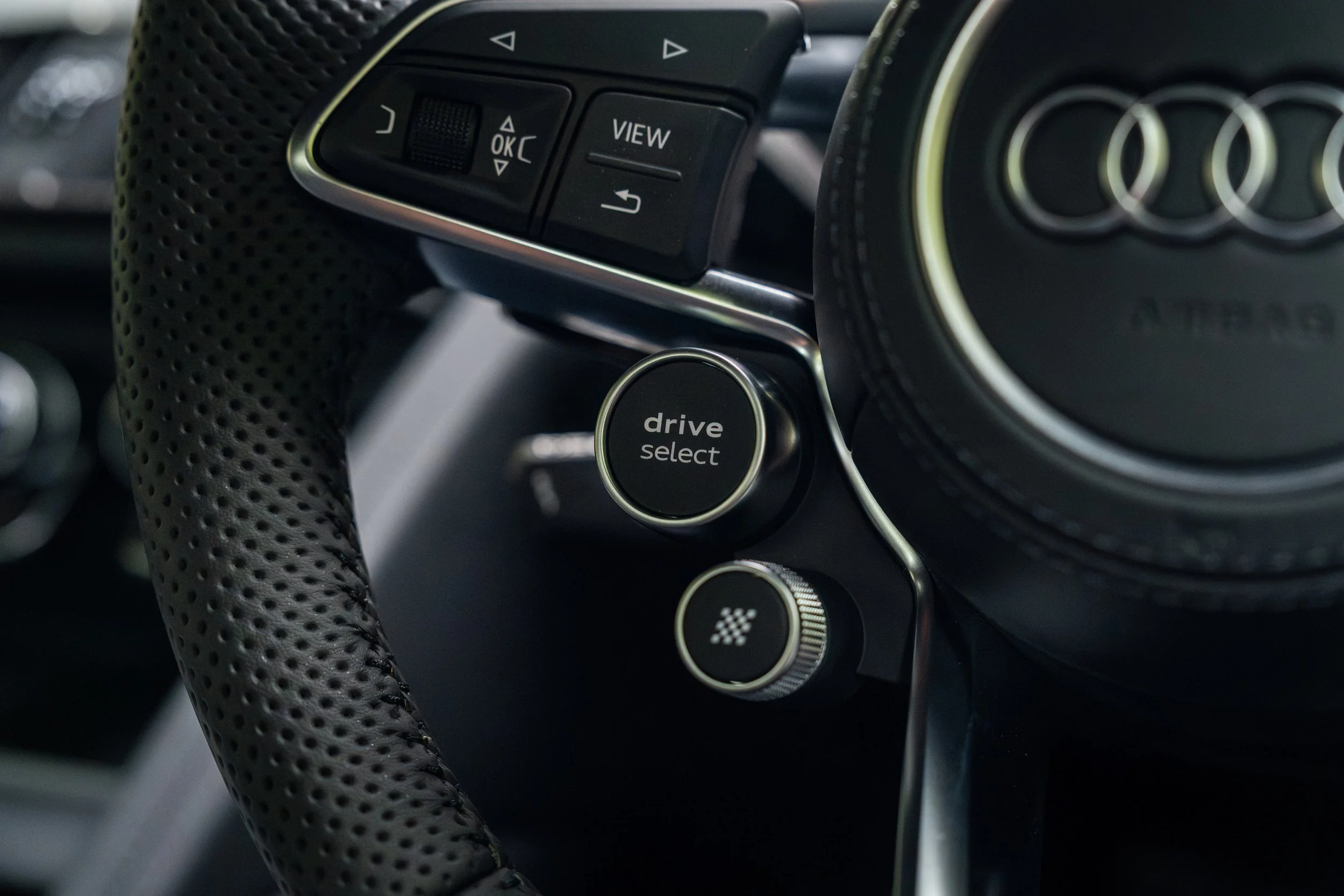 250321_FCH_R8_Stock_Interior_11.jpg