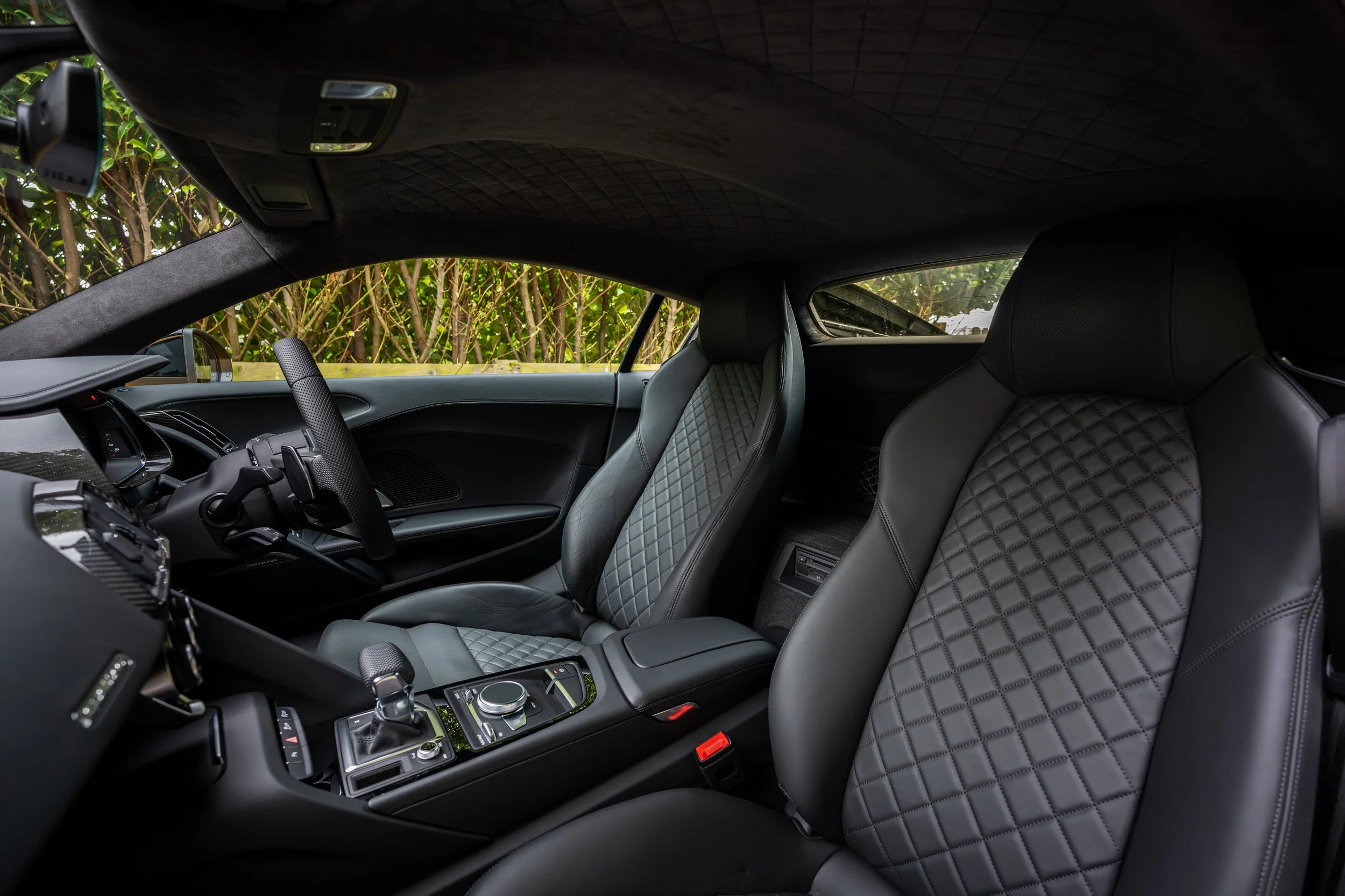 250321_FCH_R8_Stock_Interior_19.jpg