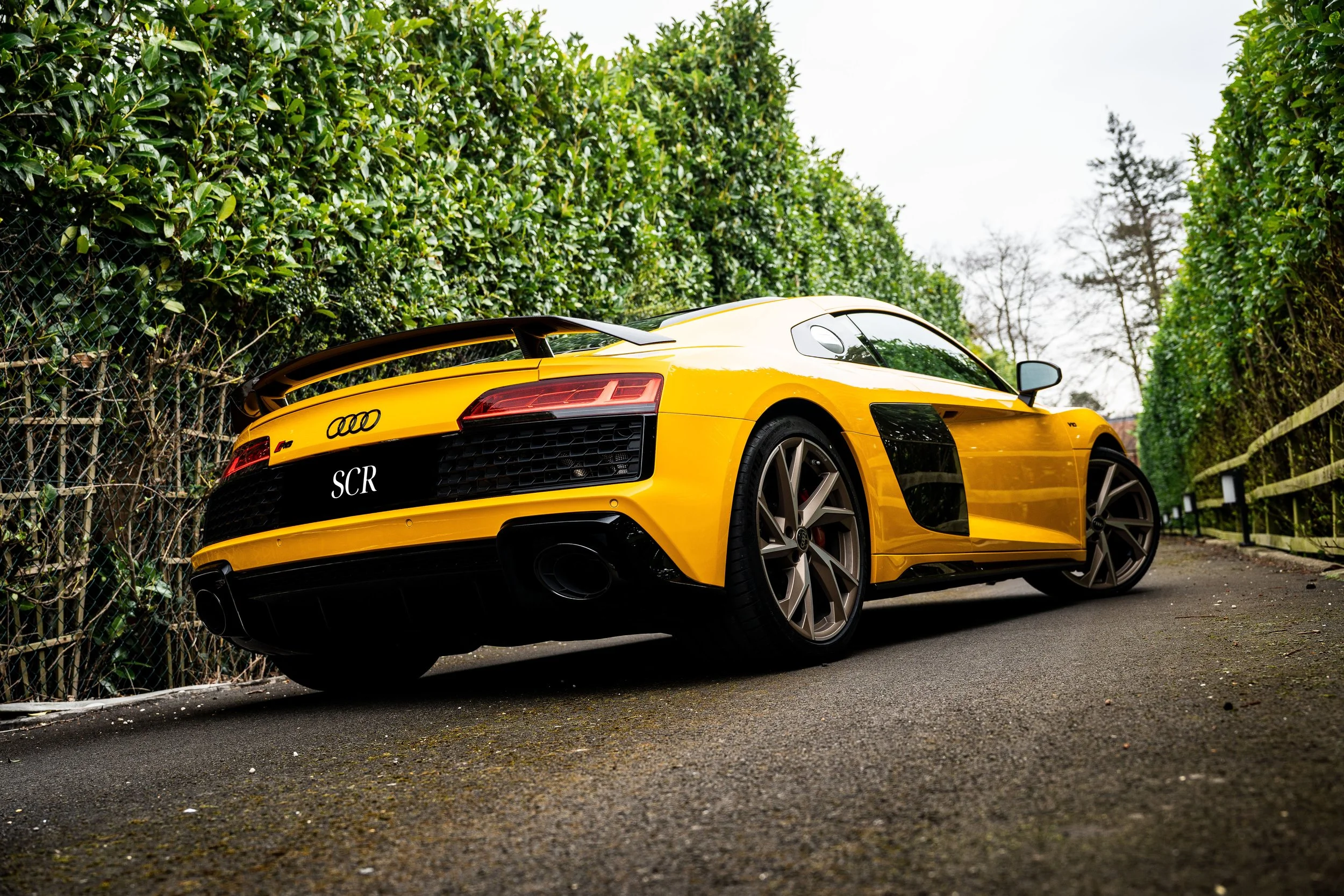 250321_FCH_R8_Stock_Exterior_08_SCR.jpg