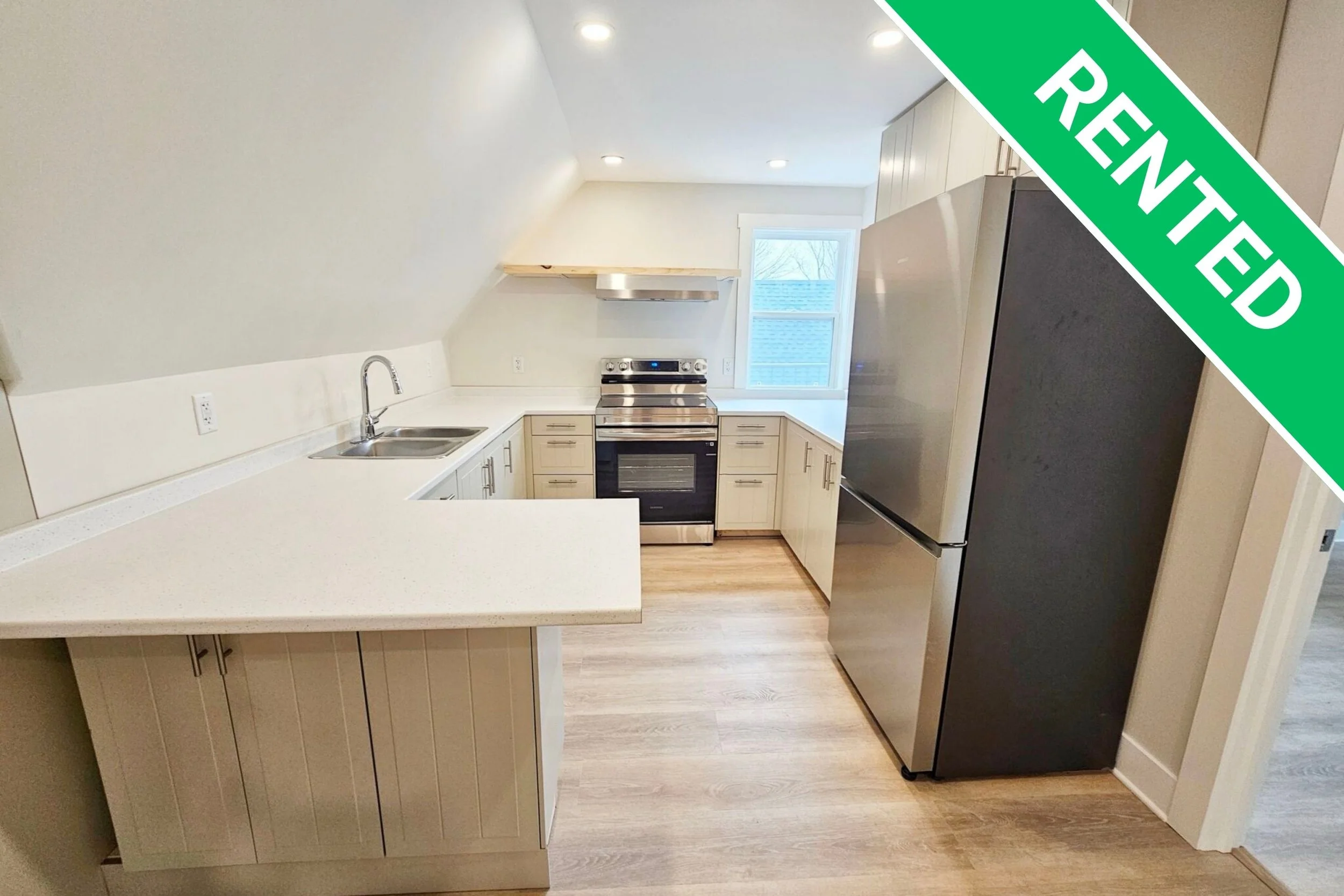Rented - has the island albert st.jpg