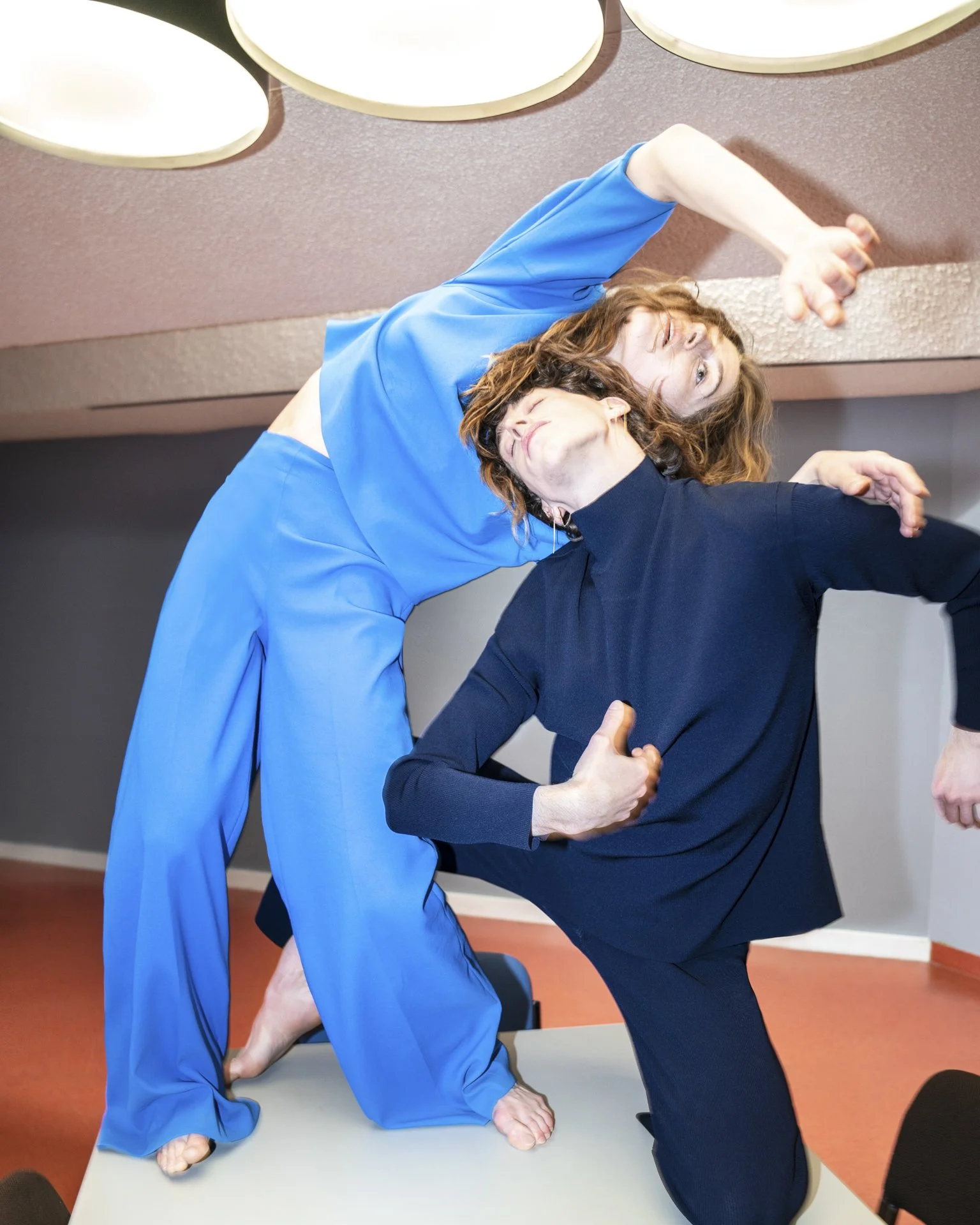 DANCE_02_DRYKORN_CAMPAIGN_FW22_C-6430-3_max_S.jpg