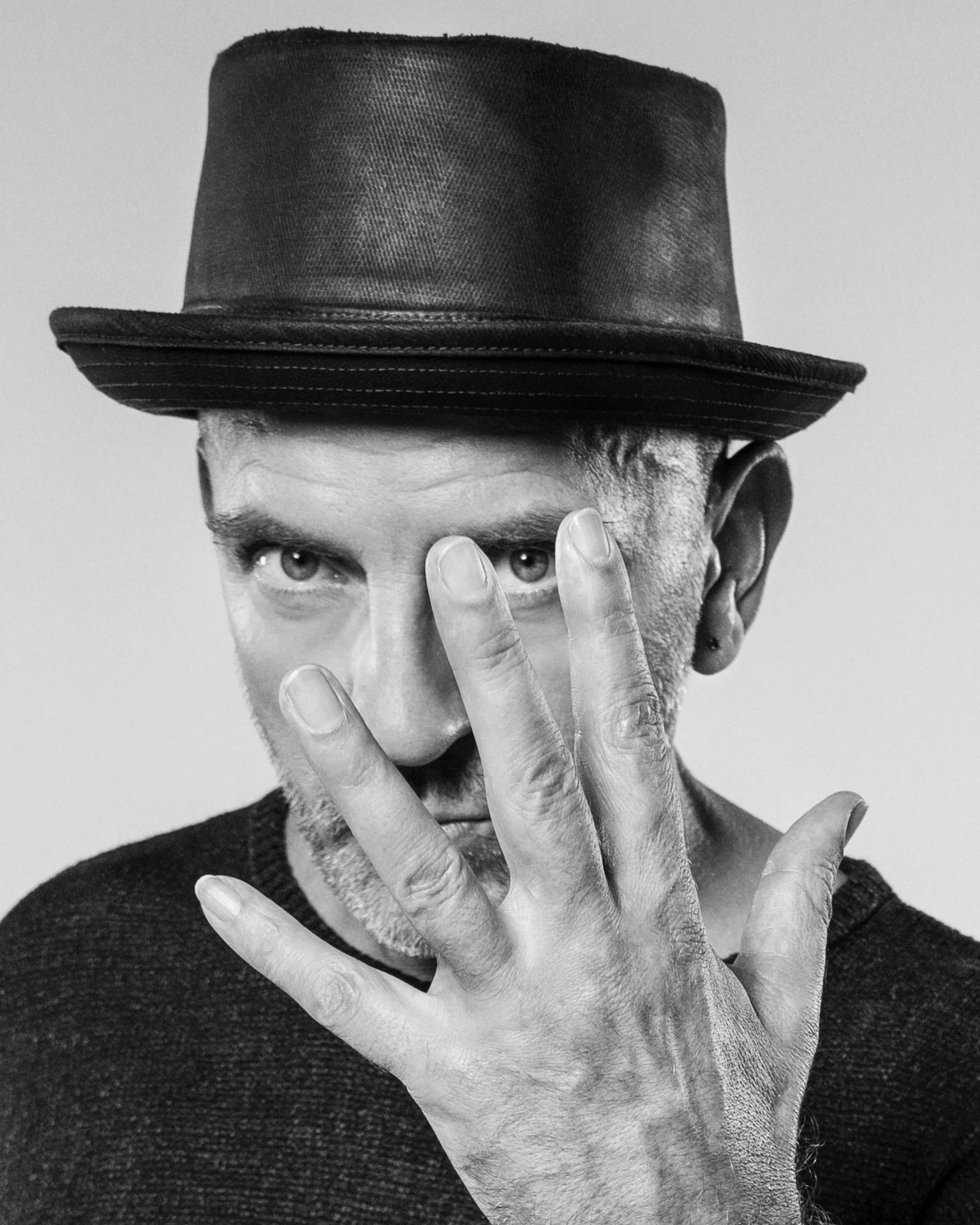 FACE_WOELLERphoto_2022_SVEN_VÄTH_PRESS-2022_Studio-3974_crop_bw_S.jpg