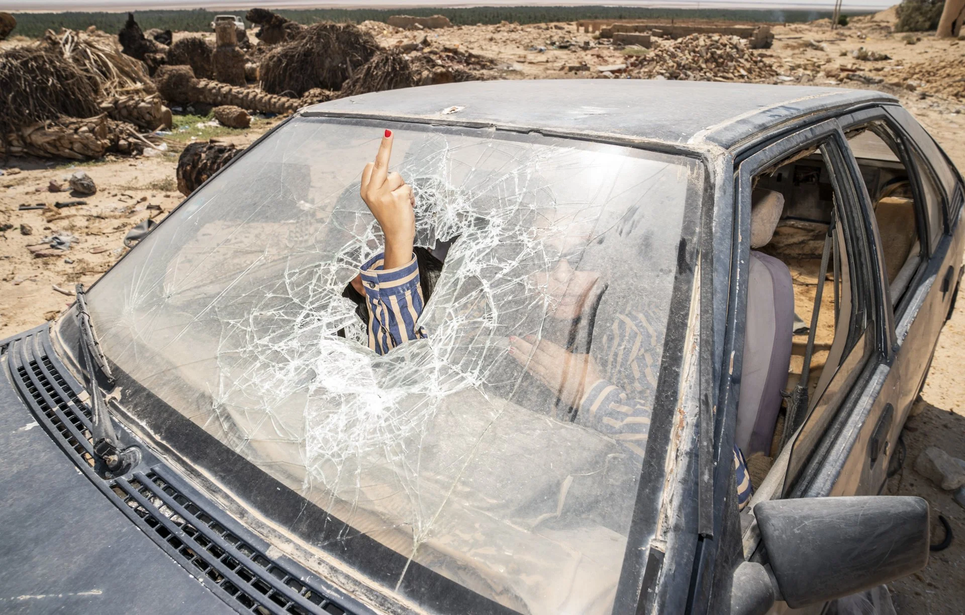 CRASH_DANIELWOELLER_Sahara2022-OLI7062-2_S.jpg