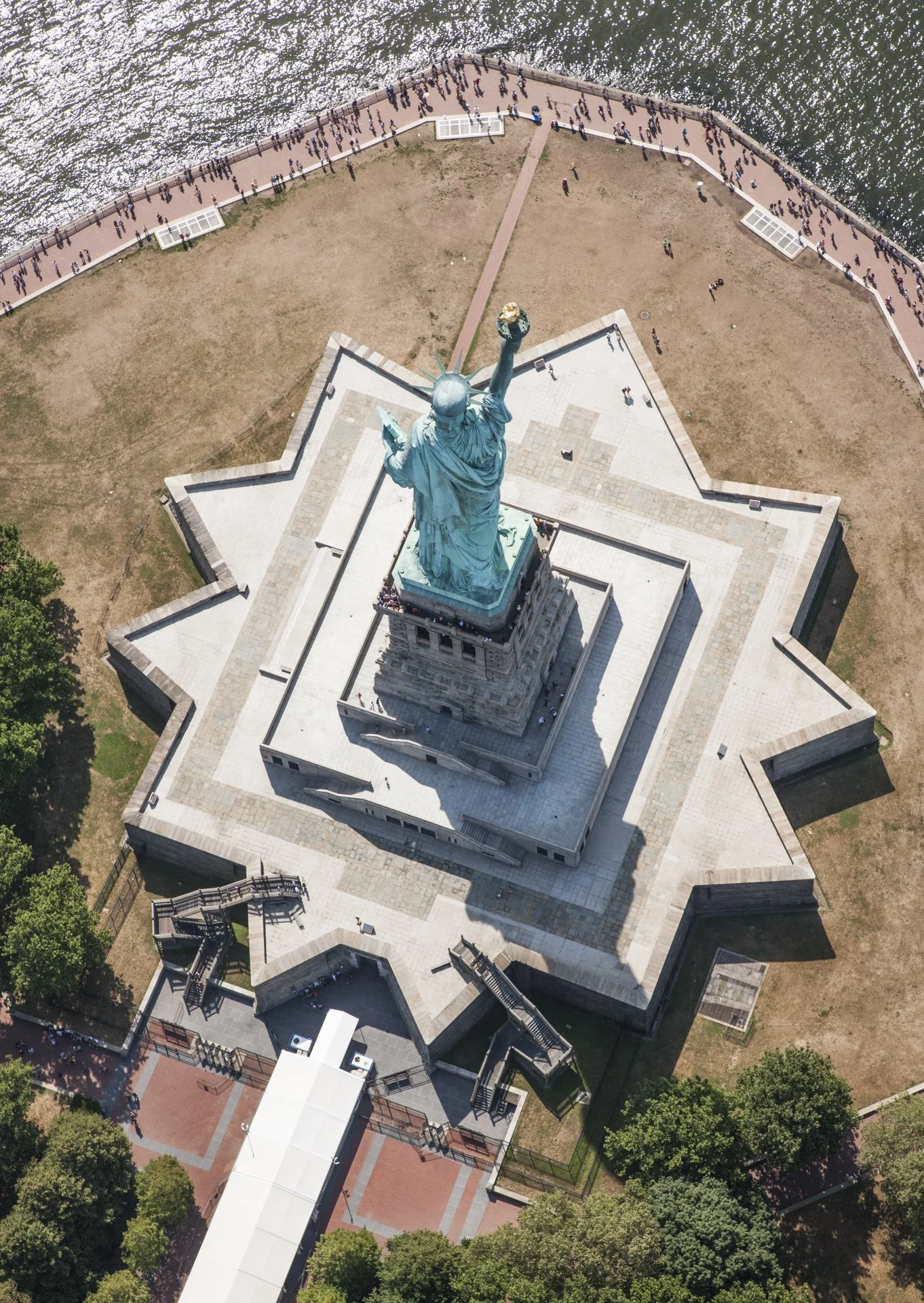 CITY_10_DANIELWOELLER_Ansons_NYC-43349-2_CITY_S.jpg
