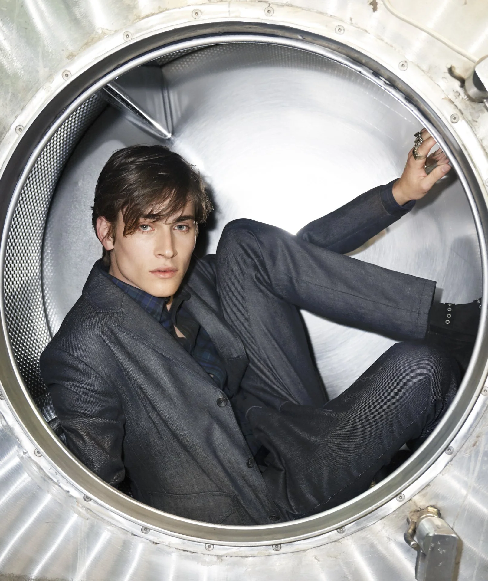 MUST_20_DRYKORN_FW19_Campaign_31-2277-12_large_S.jpg