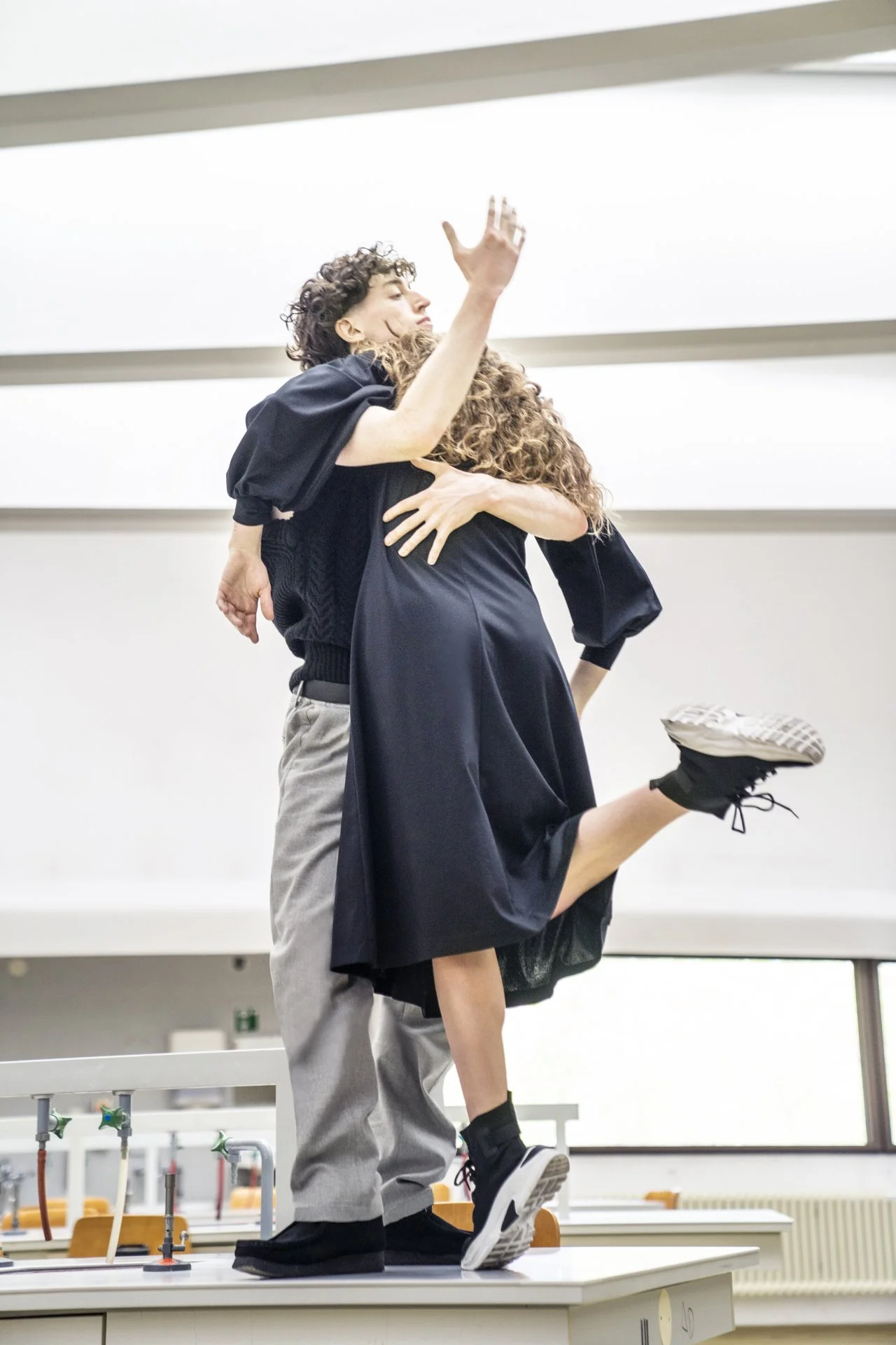 DANCE_14_DRYKORN_CAMPAIGN_FW22_5878_S.jpg