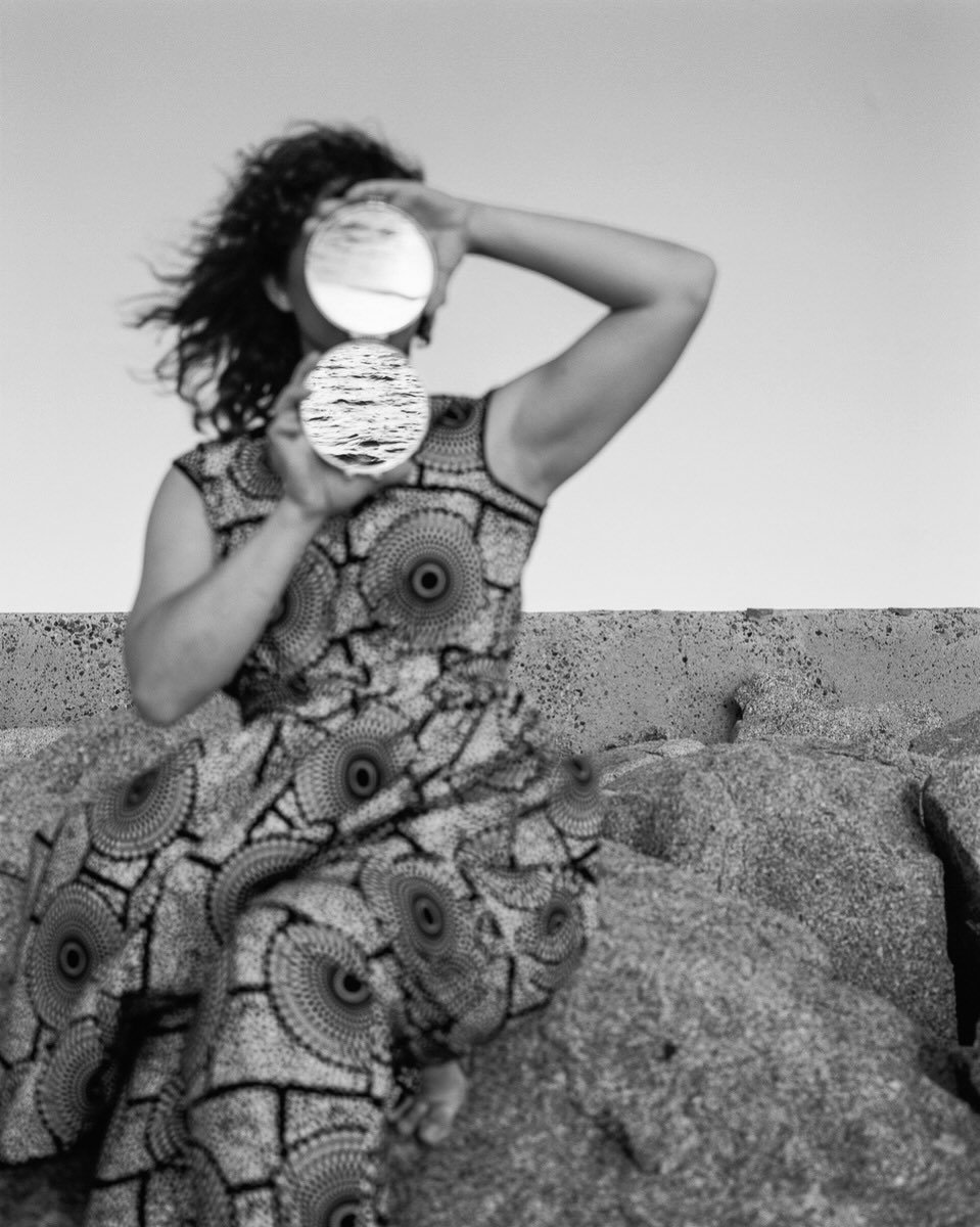 Always enjoy playing with mirrors in my photography work, it opens a new dimension🪞~ currently on the search for different sized circle mirrors&hellip;. if you have any you&rsquo;d like to give a creative adventure to, let me know ✨ #120mmfilm #shes