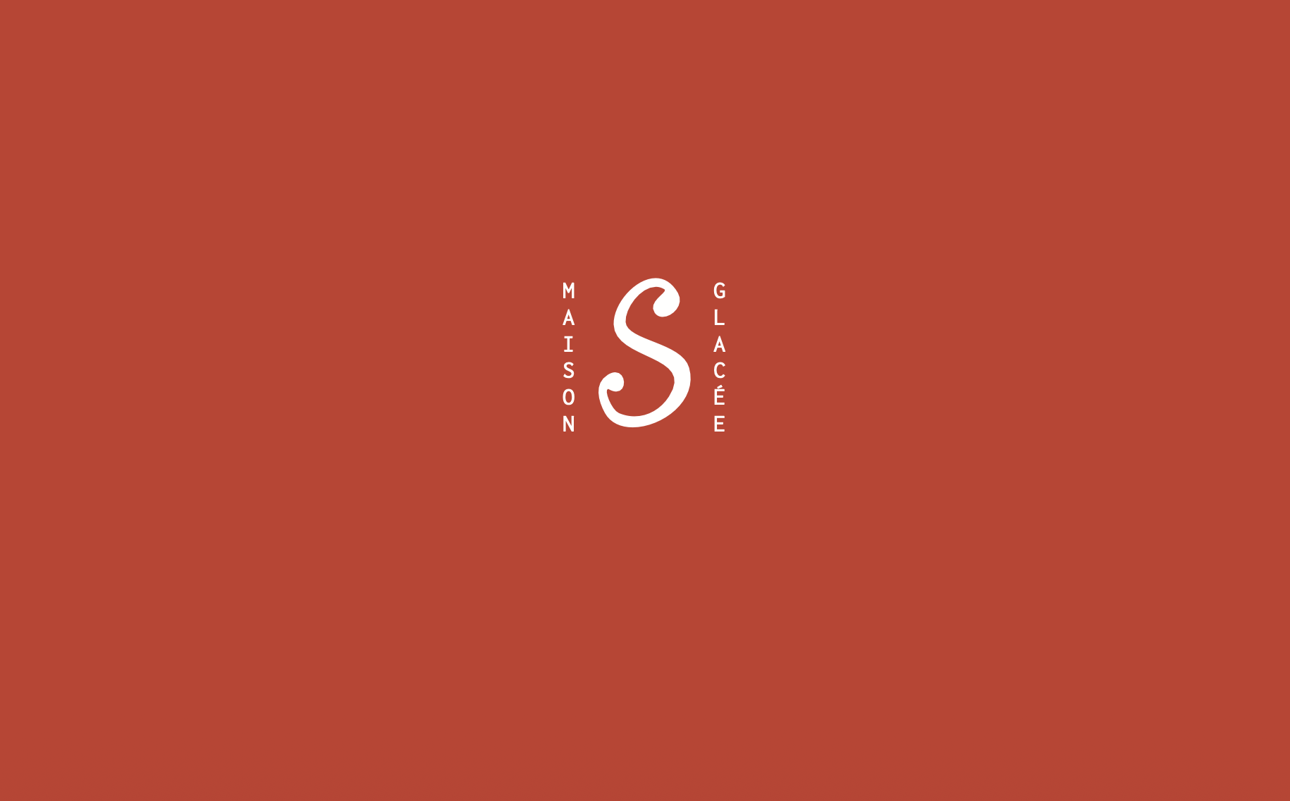 Logo SORO Maison Glacée, glacier artisanal aux Catalans à Marseille, avec identité visuelle rouge et typographie inspirée de l’univers méditerranéen.