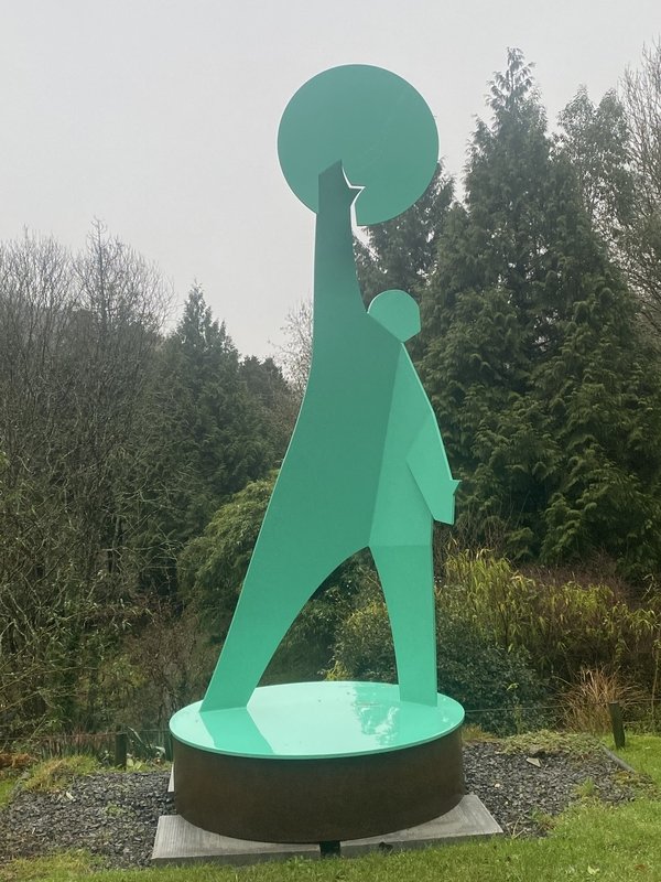 CAT 0222a - PENNY, Giles - Man with disk.jpg