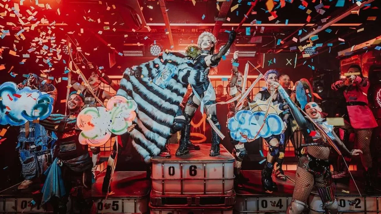 Midnight Theatricals is excited to share West End Theatre spotlight photos of London’s Oscar at the Crown.