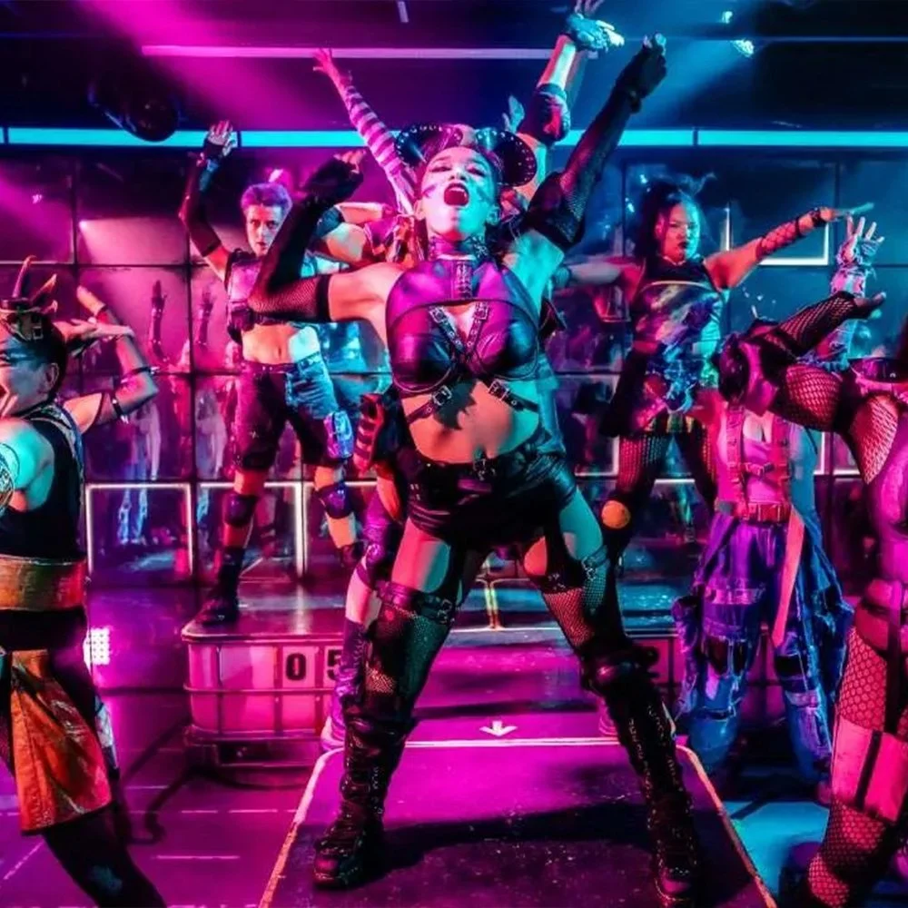 A Legendary Run Comes to a Close – Midnight Theatricals Honors Oscar at the Crown’s Electric London Journey