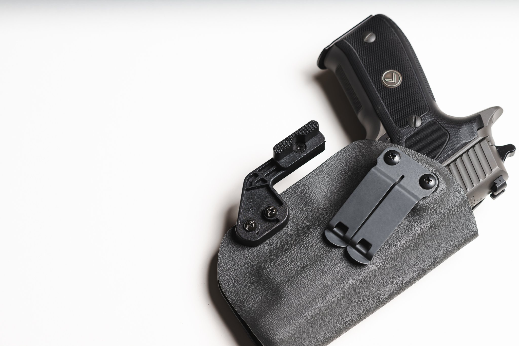 iwb-concealment-claw-dustman-tactical-3.jpg