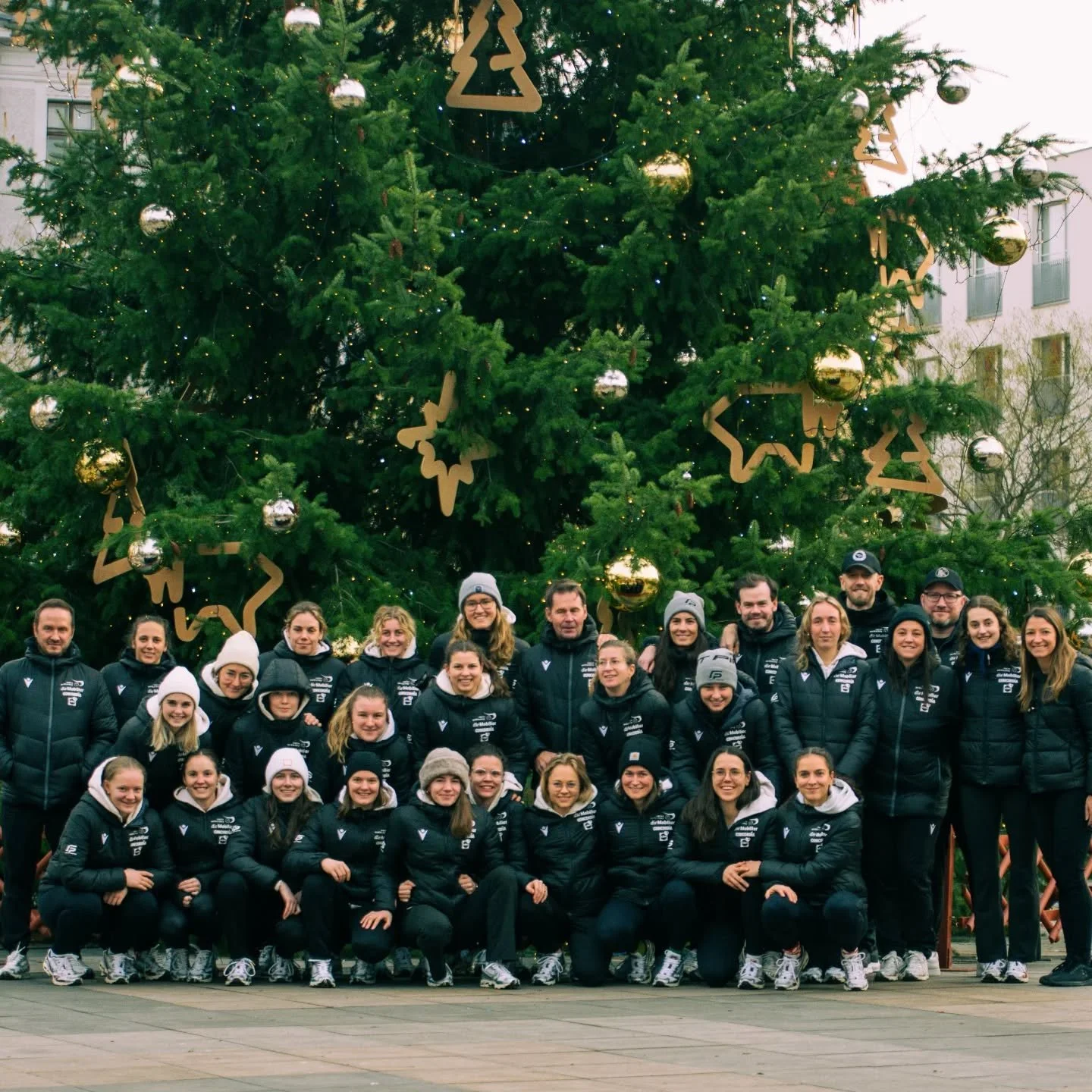 Lock Out Day🔓🇨🇭&hearts;️

📸: @mp4u.ch &amp; @linnlarsson__