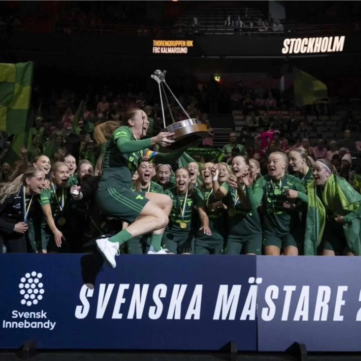 Massor av k&auml;nslor och upplevelser att ta in. Tack till alla m&auml;nniskor jag l&auml;rde k&auml;nna h&auml;r! Det var helt otroligt... 💚🥰

@teamthorengruppeninnebandy

📸:@granbergcreative @tobrawa