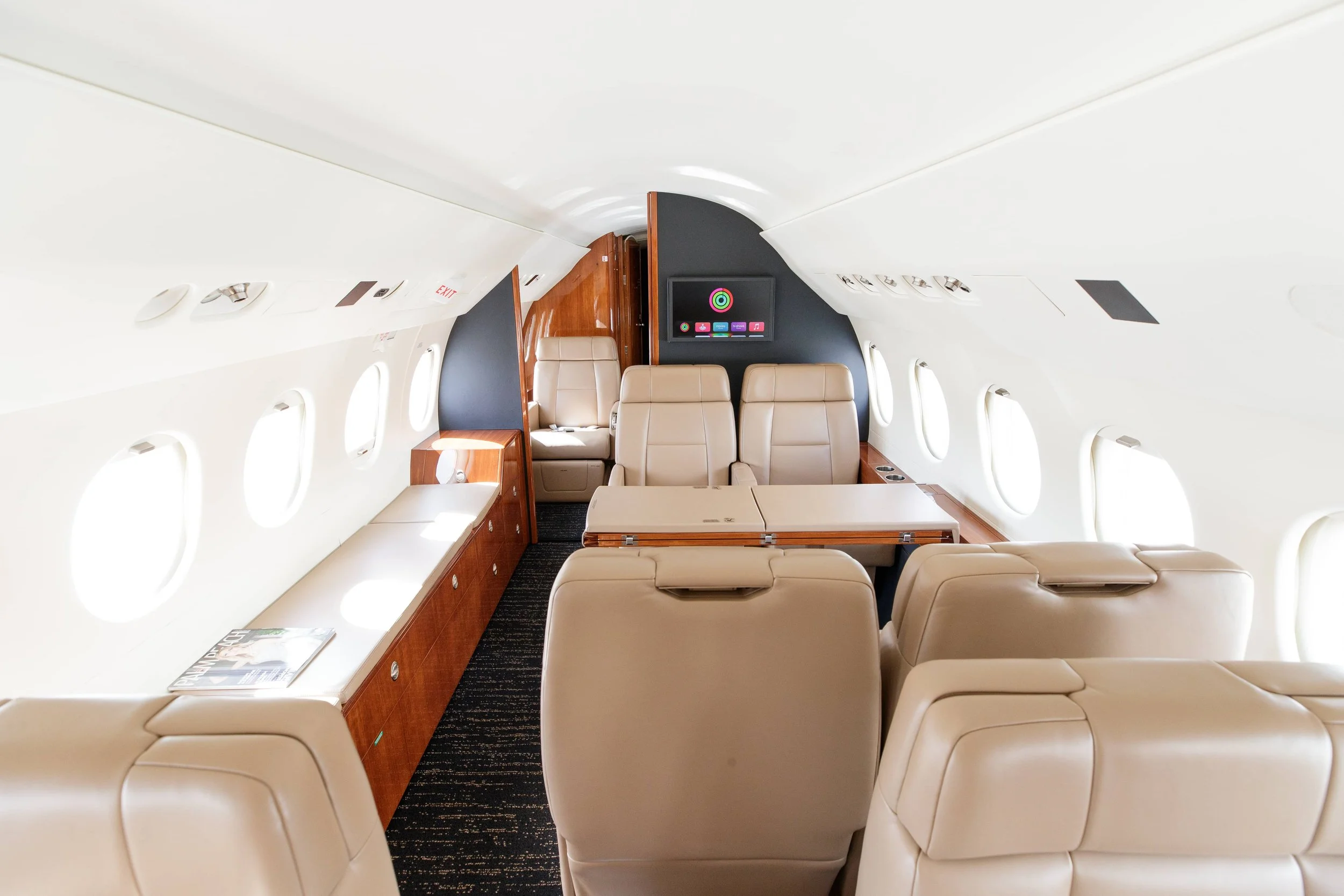 Falcon 900EX_Conference Group Power On.jpg