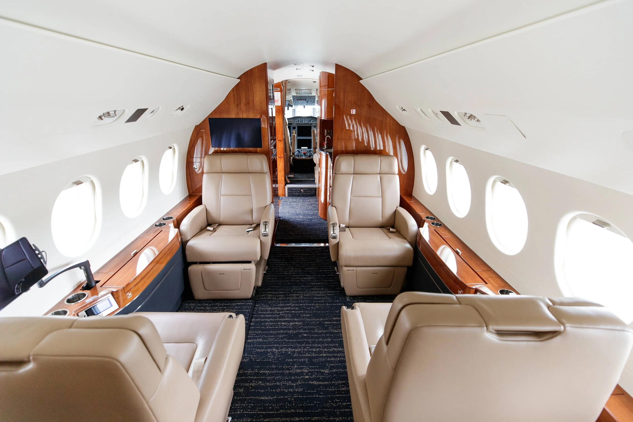 Falcon 900EX_Fwd Cabin_1.jpg