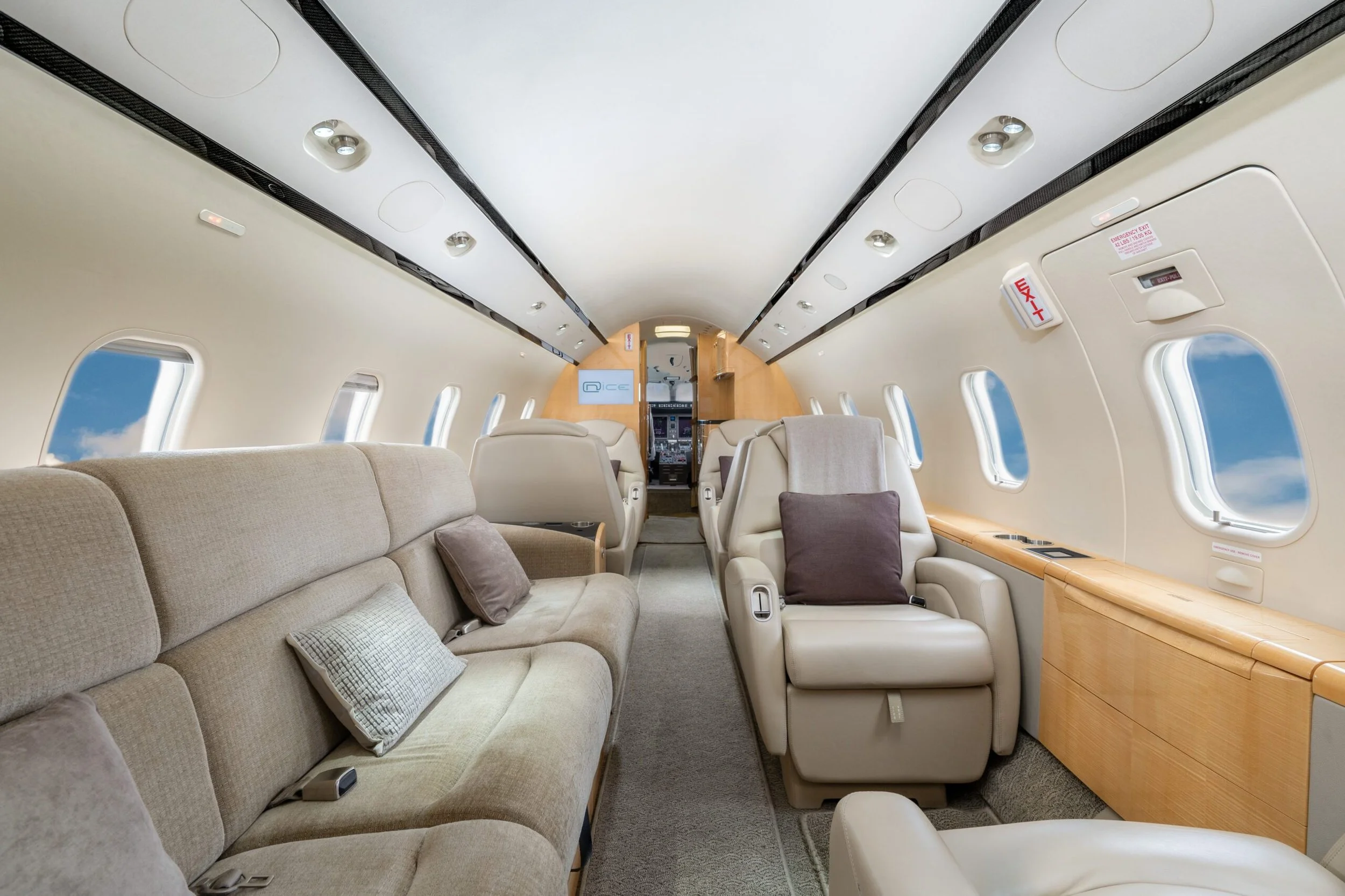 20242_Interior 2.jpg