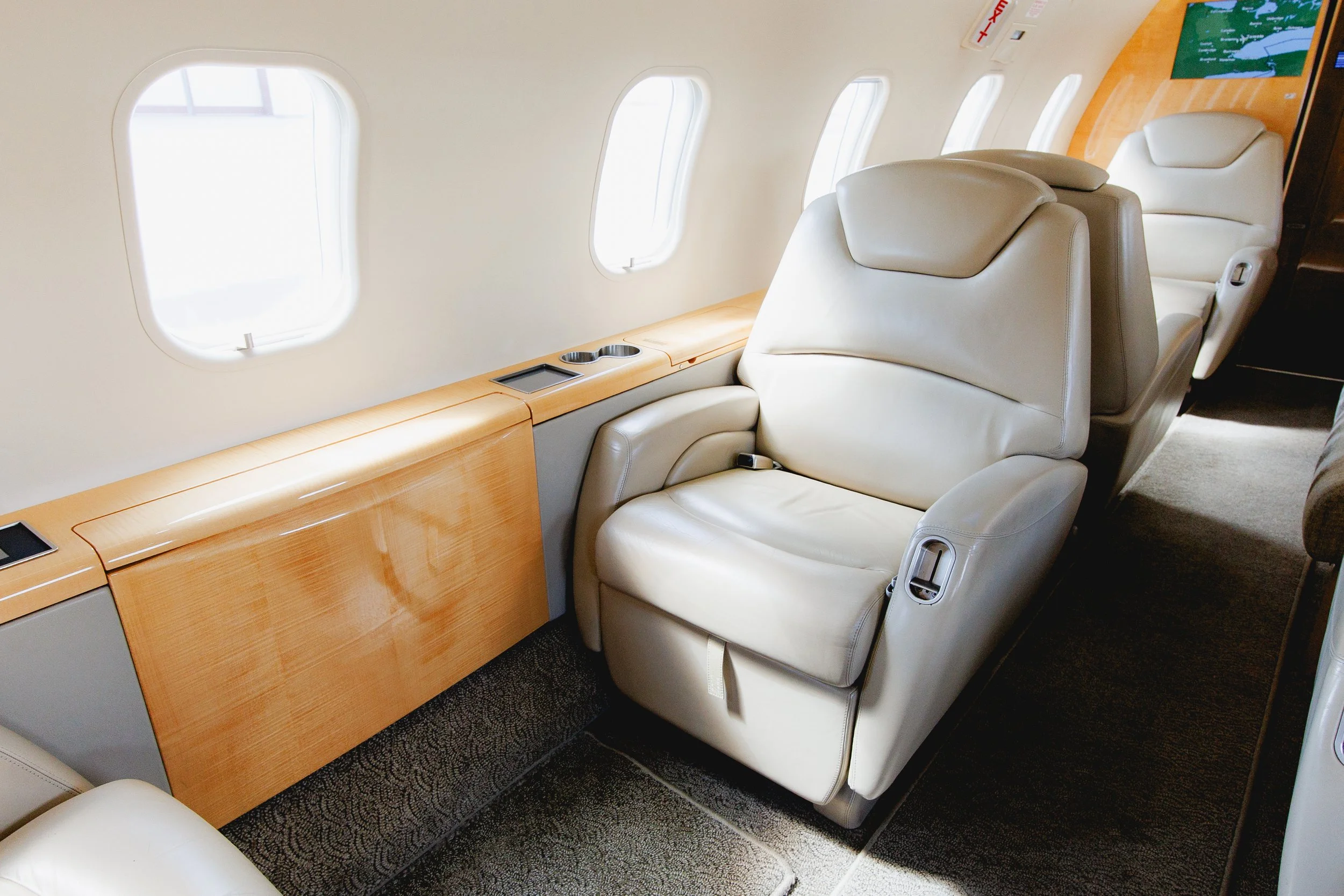 Challenger 300_20242_2.jpg