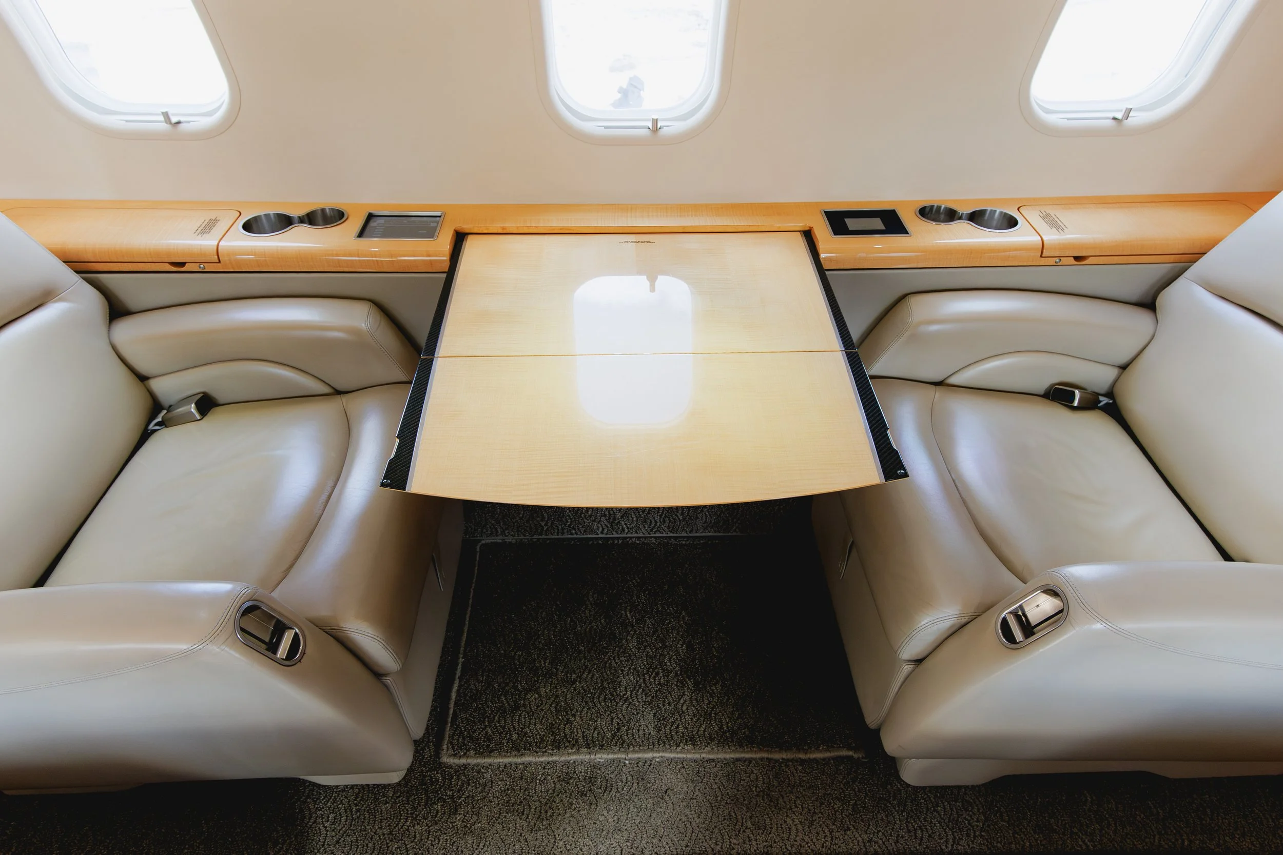 Challenger 300_20242_6.jpg