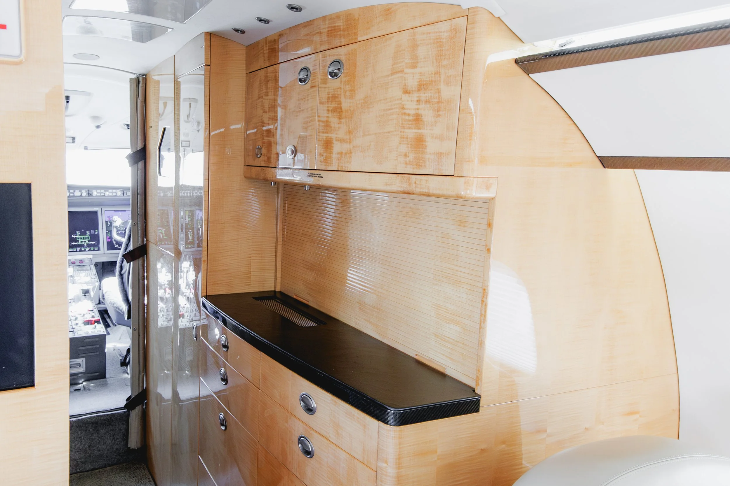 Challenger 300_20242_15.jpg