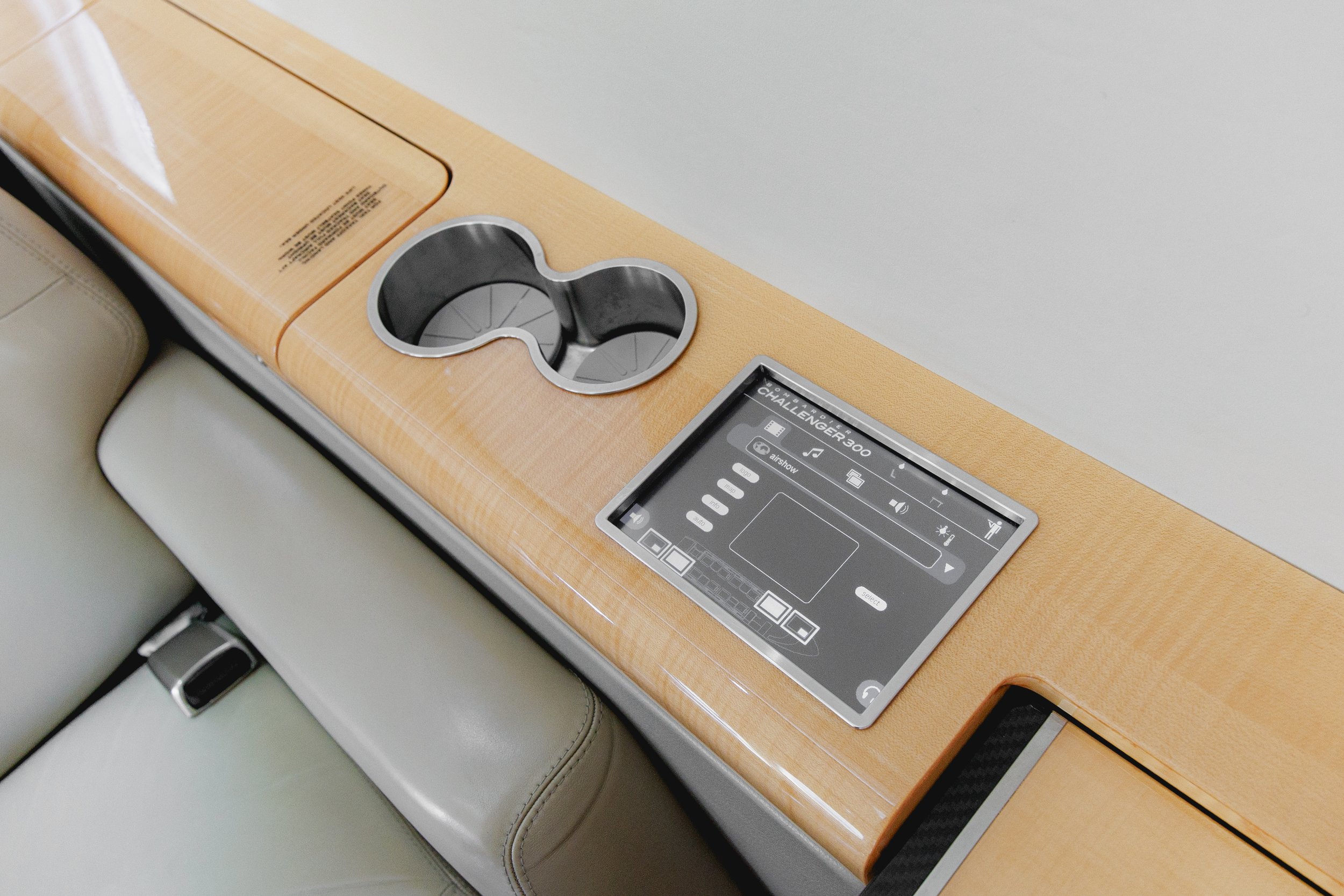 Challenger 300_20242_9.jpg