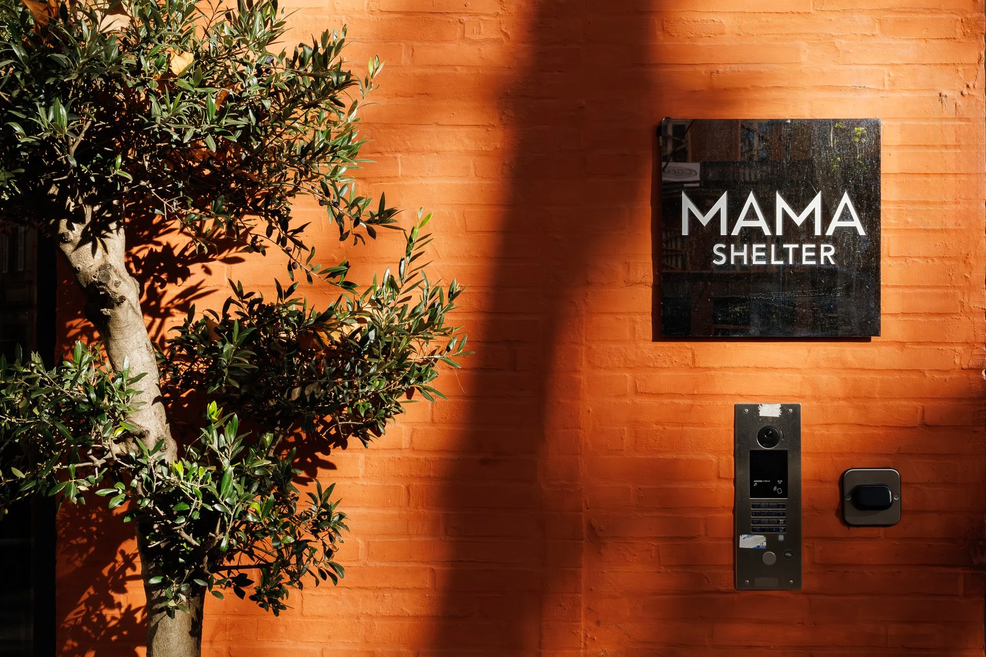 MAMA SHELTER_01.jpg