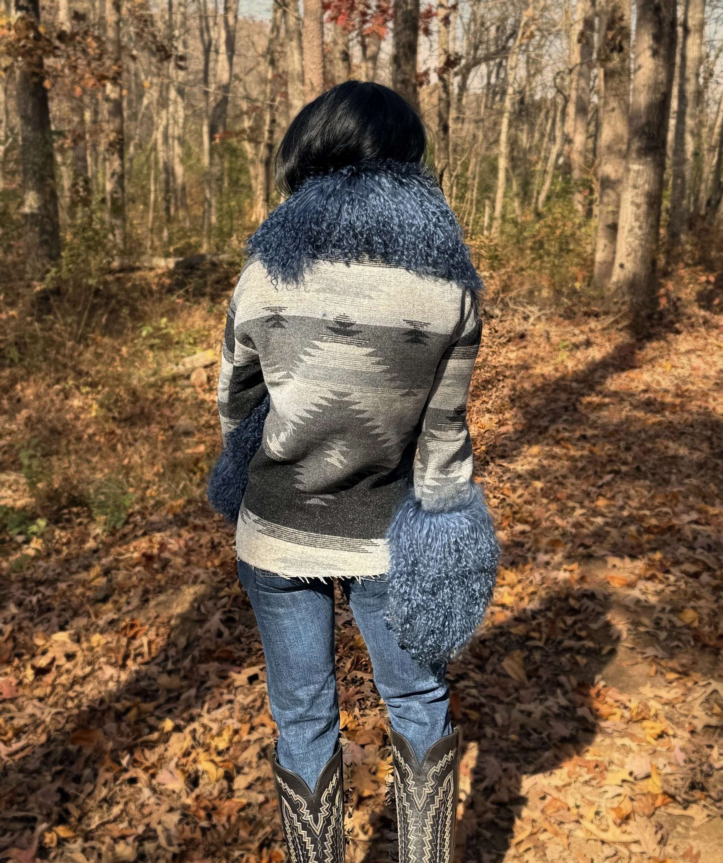 Blue Curly Fur_7.3.jpg