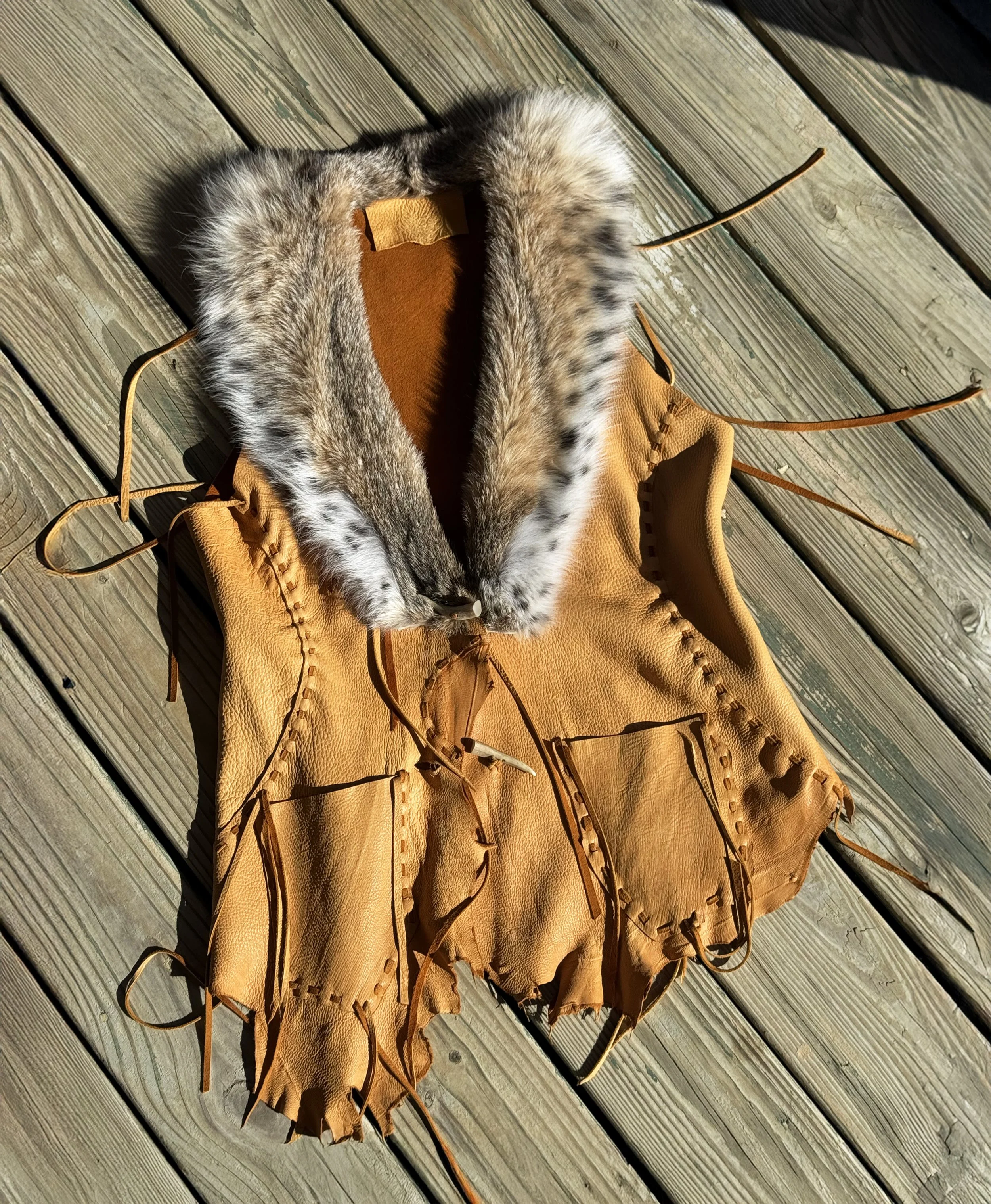 VEST_Buckskin Bobcat Fur_251130_004.jpg