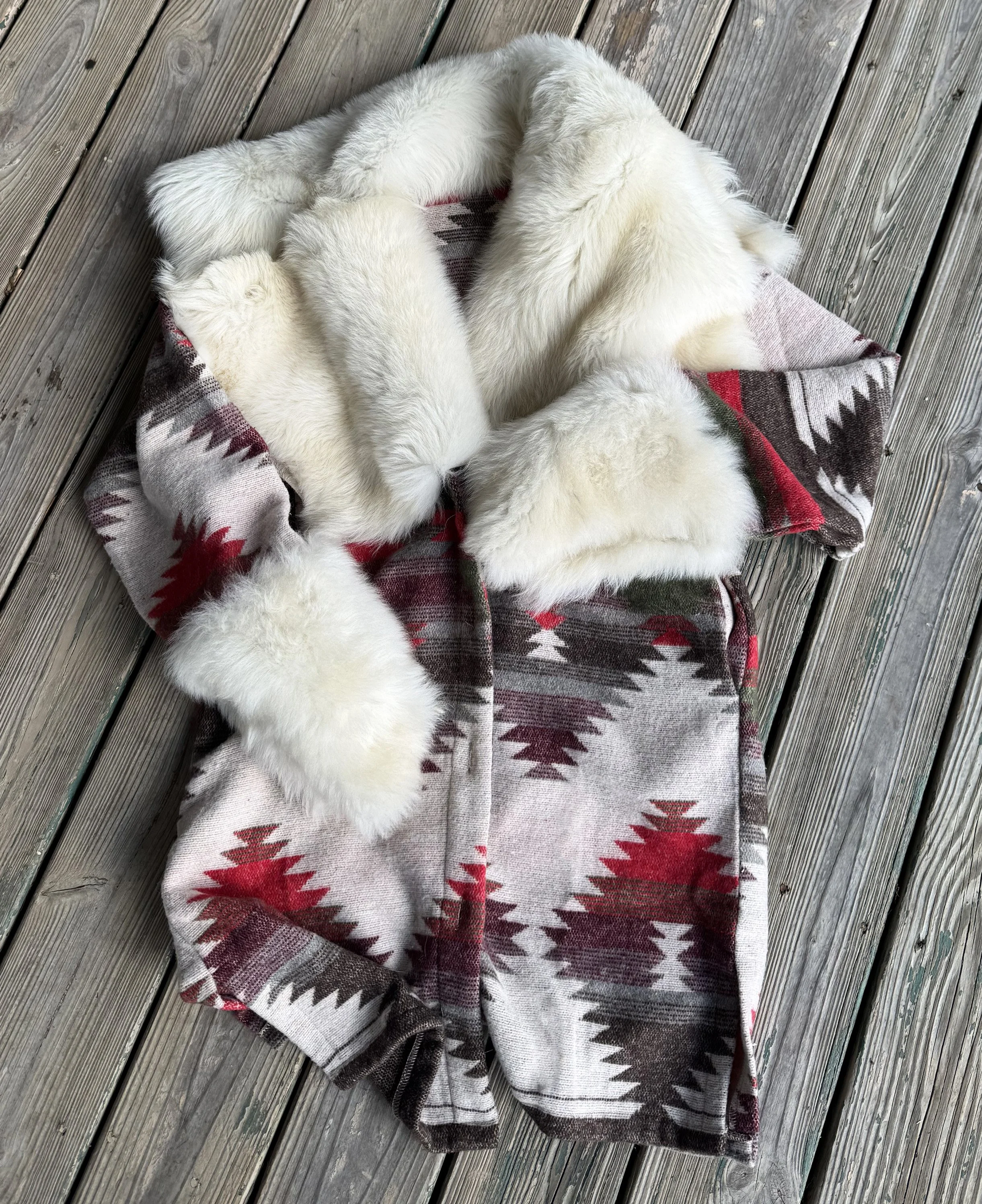 AZTEC FUR_ Tuscany Lamb_Red Grey_ 251203_001.jpg