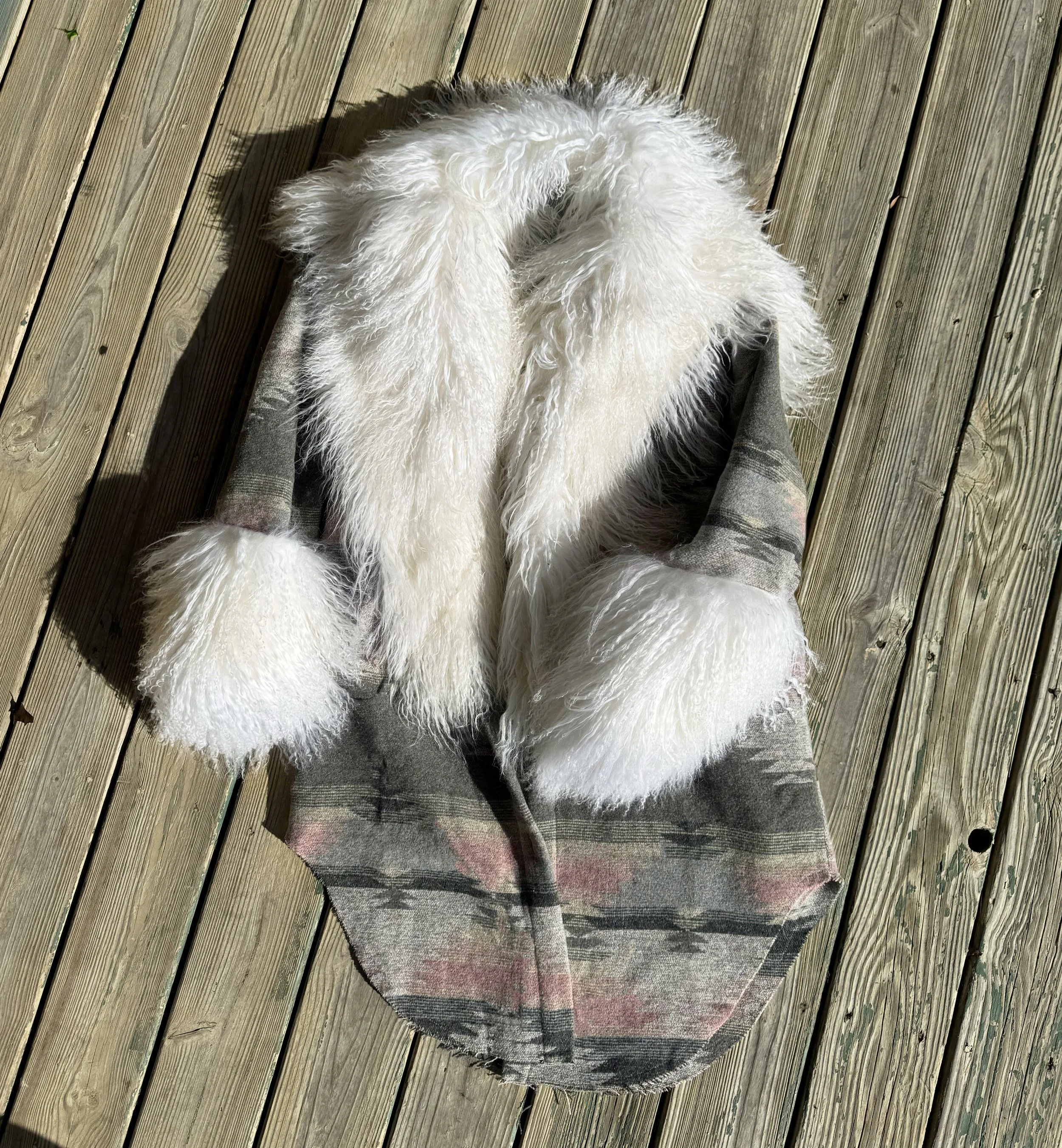 AZTEC FUR_White Mongolian Lamb_Gray:Pink_Long_251123_004 copy.jpg