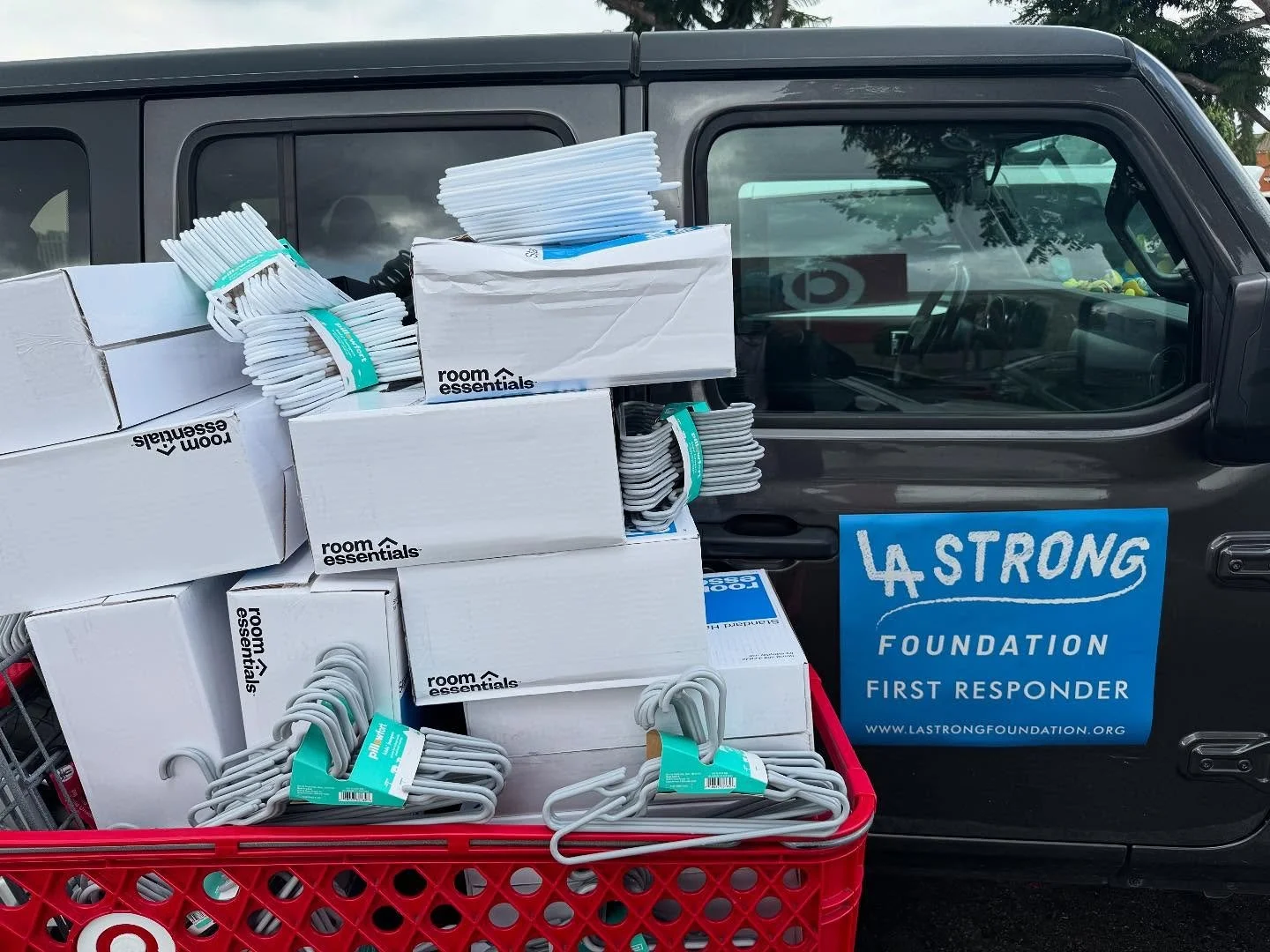 More hangers means more clothing for those who have been impacted by the LA Fires. 
Check out @24laproject for hours and days of operation to register to shop at their relief center in Culver City.
Open this Saturday - by appointment. 
Link:
http