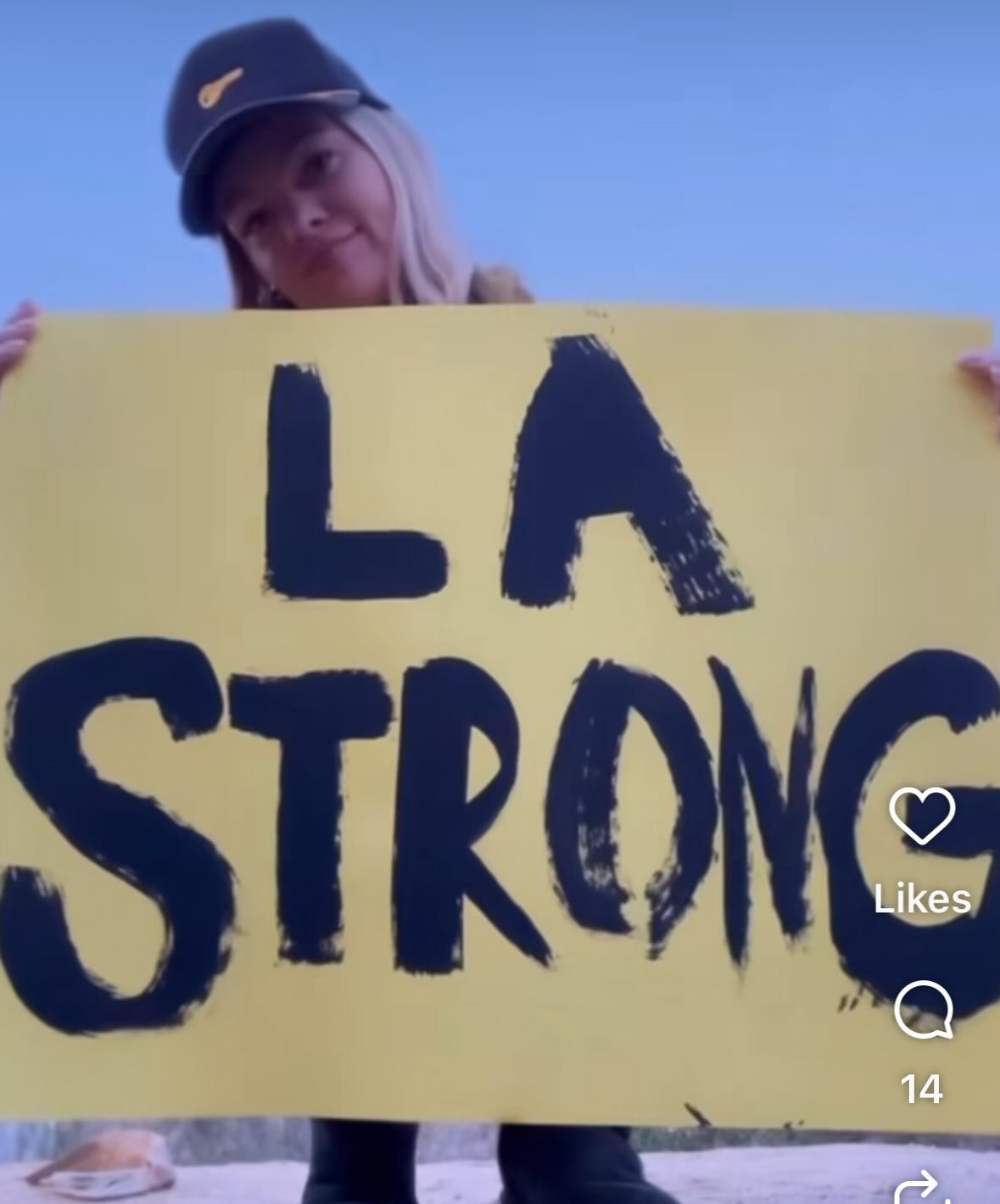 Love this @caitlincrosby @thegivingkeys 
All for One LA Always! 💪🏼💙

We would love those signs. 
They&rsquo;re beautiful ❤️

#lastrongfoundation 
#lastrong