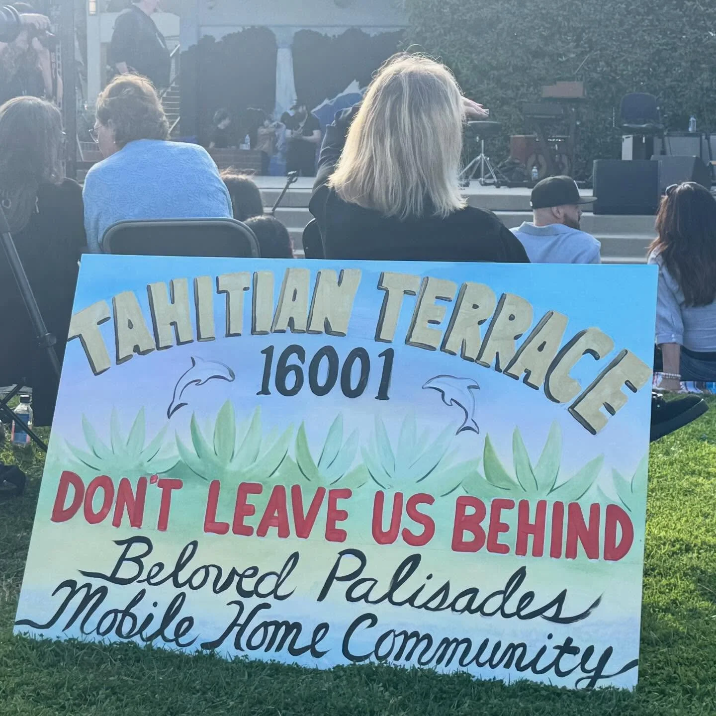 Pali Strong!

Show You&rsquo;re #LASTRONG x PALISTRONG

Proudly Working together &ldquo;All For One LA&rdquo; we connect, coordinate and communicate, sharing resources and support Los Angeles with fire relief and recovery, communities in need and the