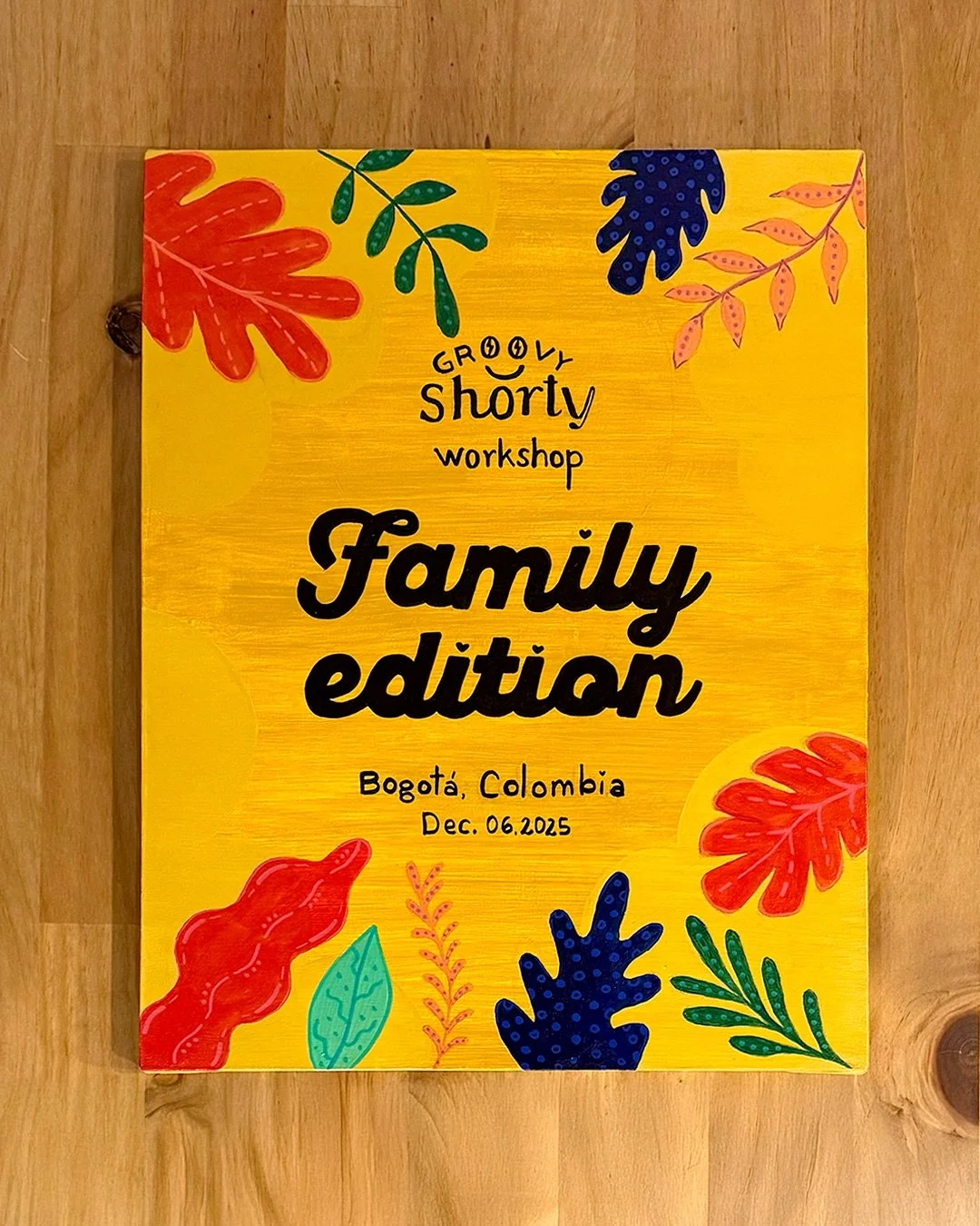 Art, family, and home 🇨🇴❤️

In December, Groovy Shorty traveled back home &mdash; to Bogot&aacute; &mdash; for a very special 𝐅𝐚𝐦𝐢𝐥𝐲 𝐄𝐝𝐢𝐭𝐢𝐨𝐧 𝐰𝐨𝐫𝐤𝐬𝐡𝐨𝐩.

Creating with my family, sharing this practice with the people who shaped m
