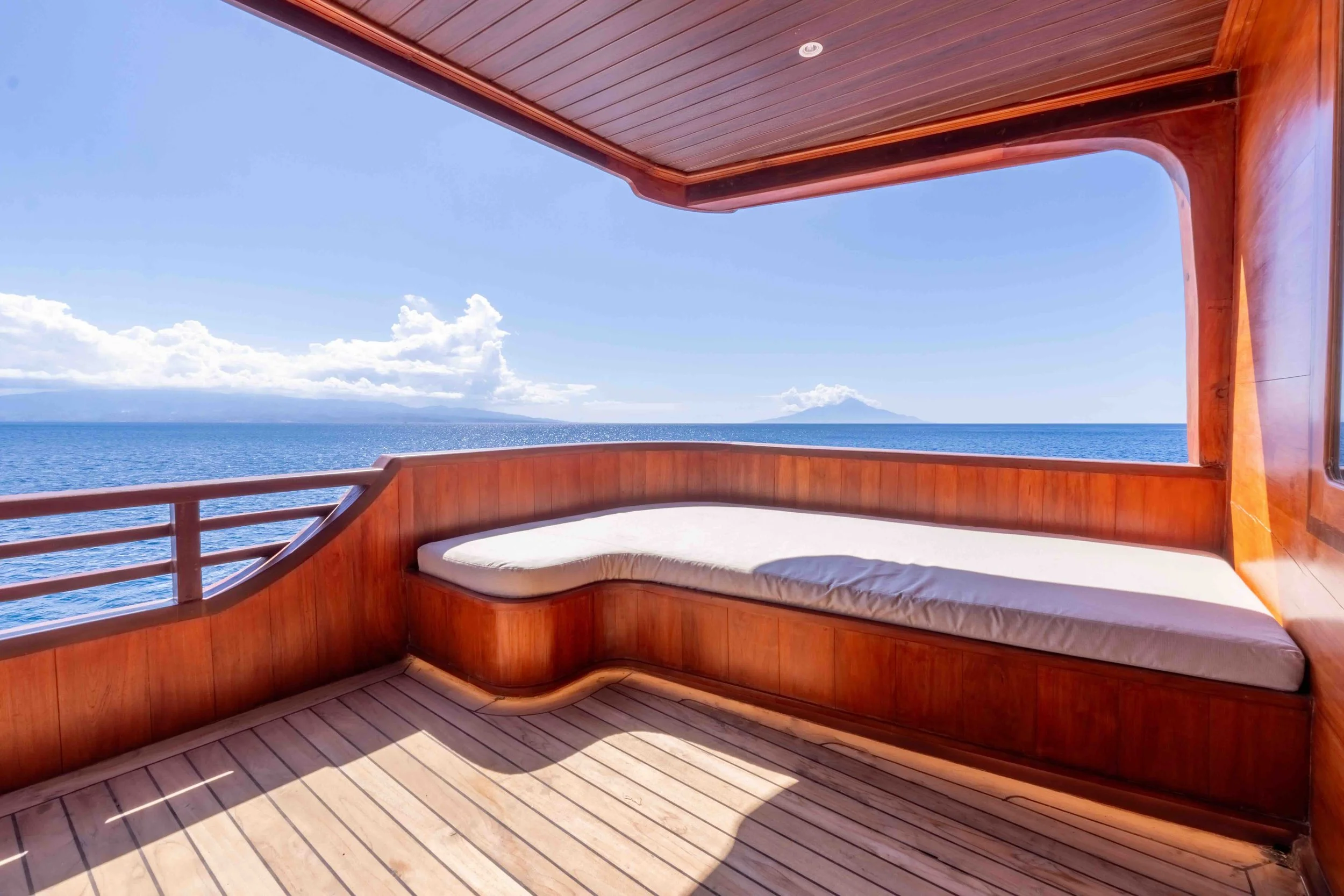 cabin upper deck - master cabin-8.jpeg