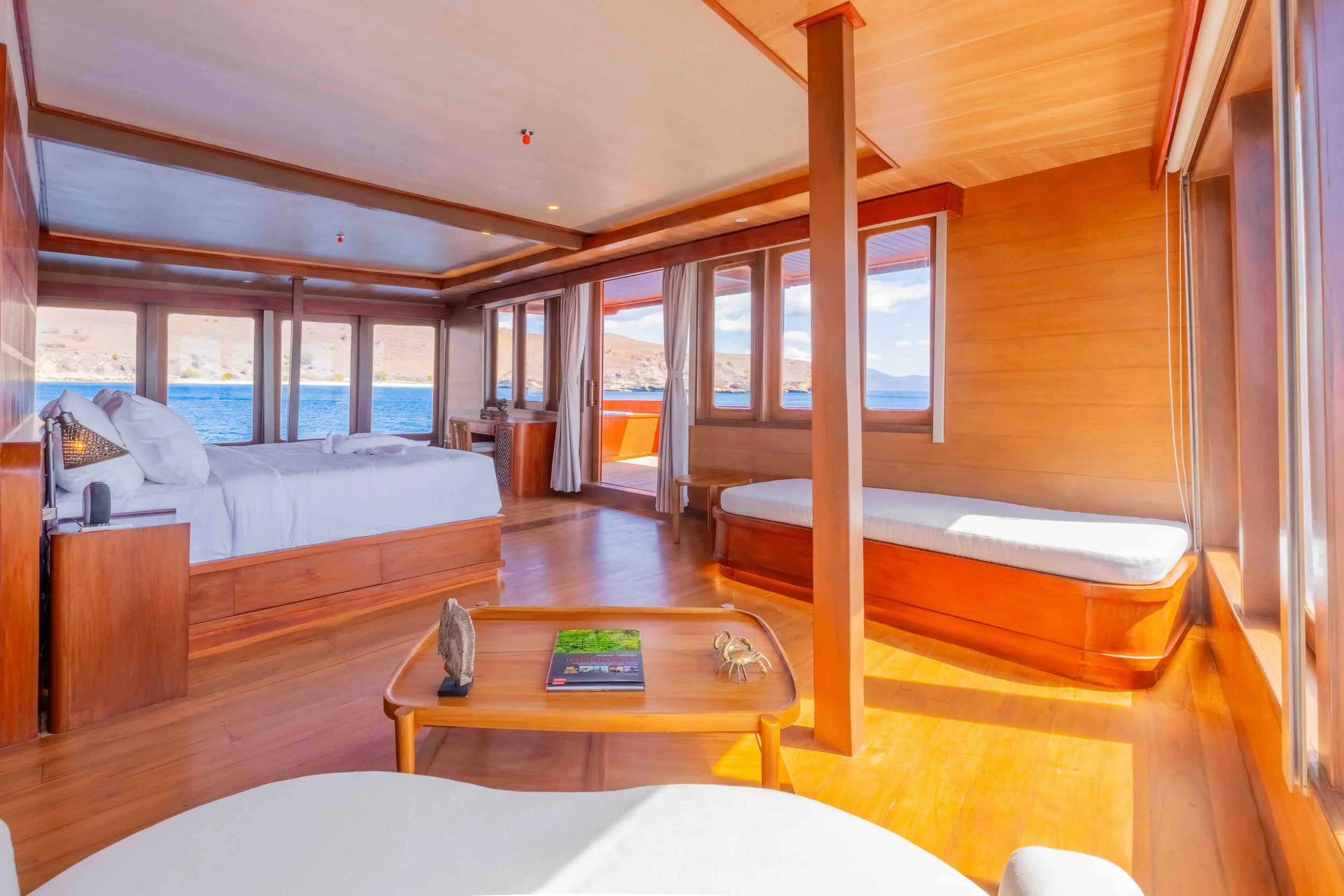 cabin upper deck - master cabin-12.jpeg