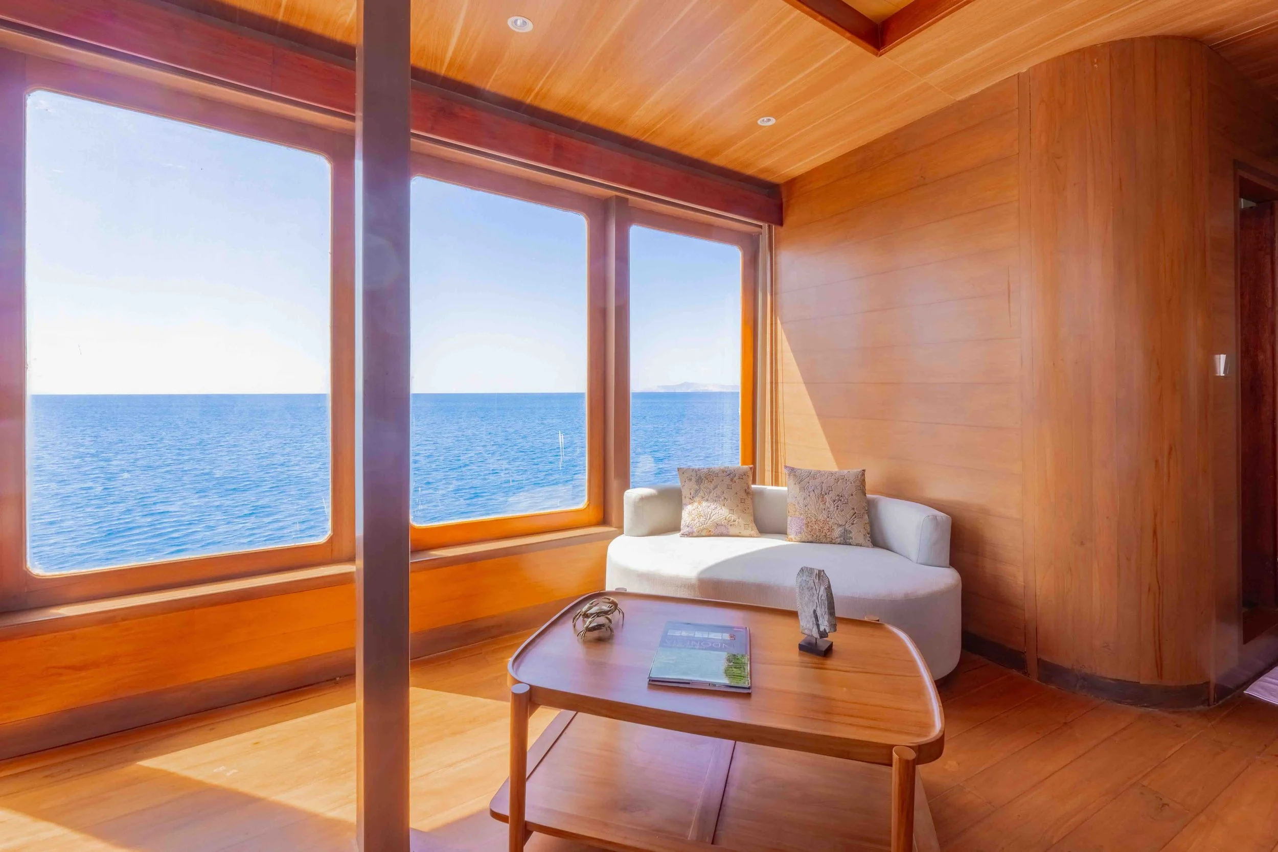 cabin upper deck - master cabin-14.jpeg