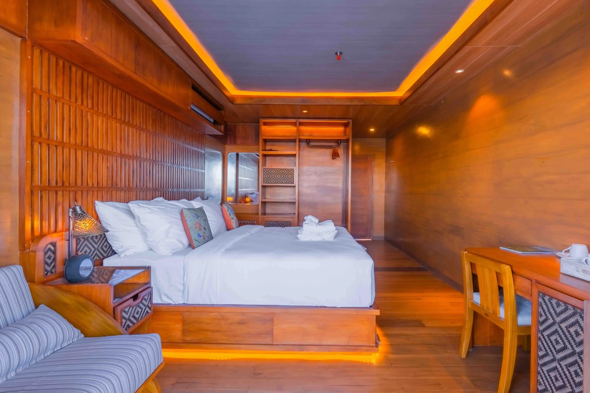 cabin upper deck - deluxe cabin 1-7.jpeg