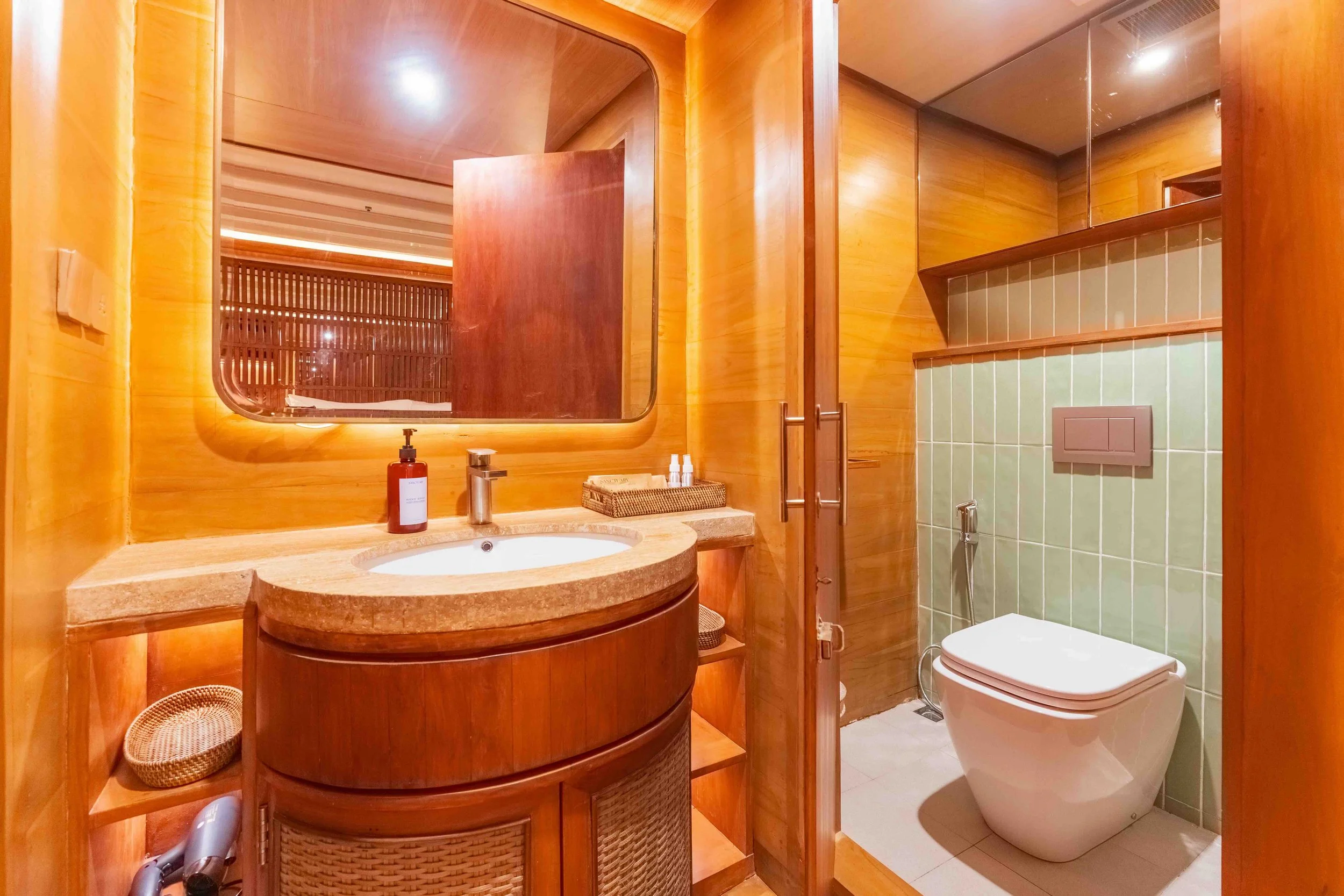 cabin 3 lower deck-2.jpeg