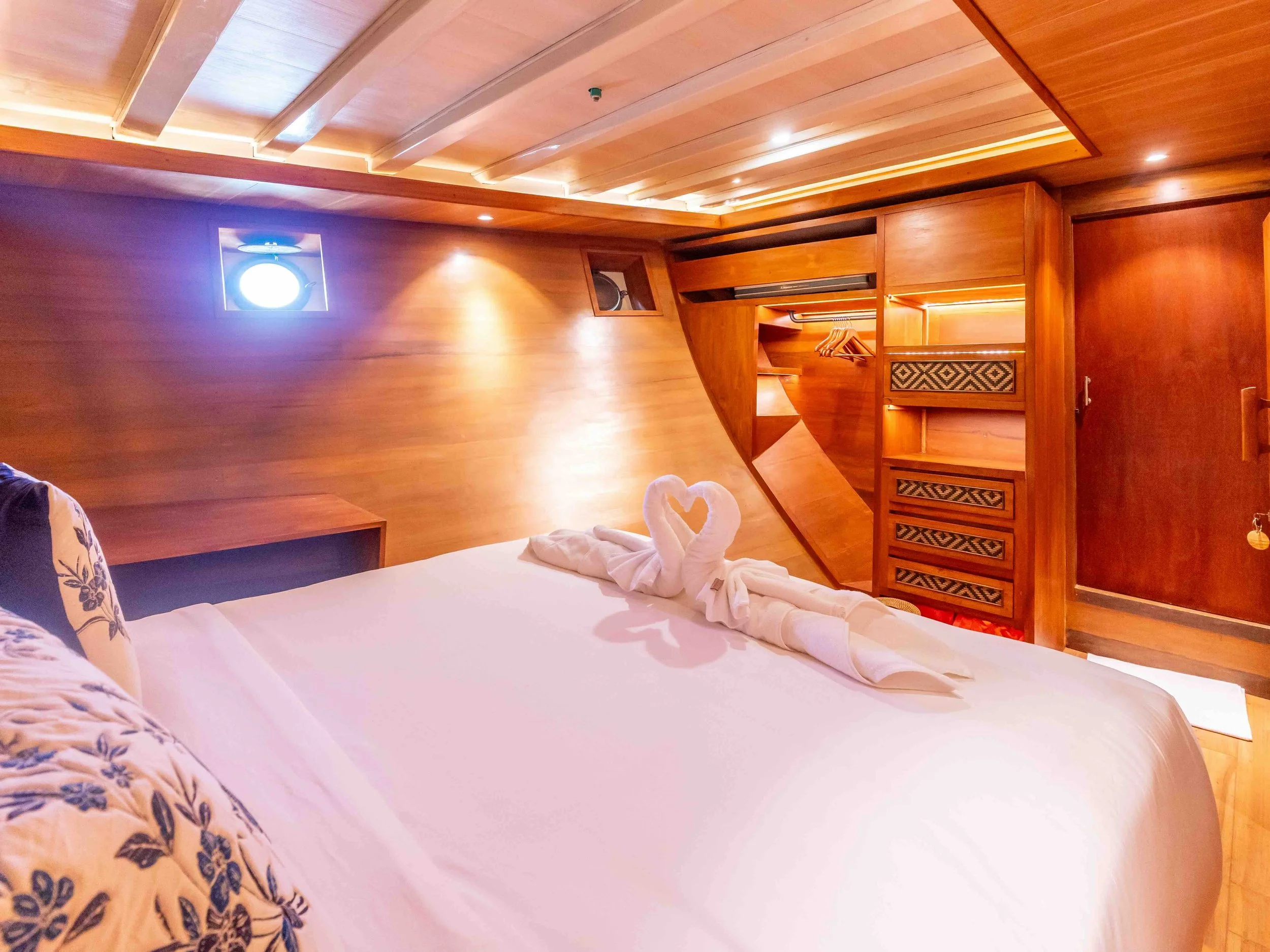 cabin 1 lower deck-2.jpeg